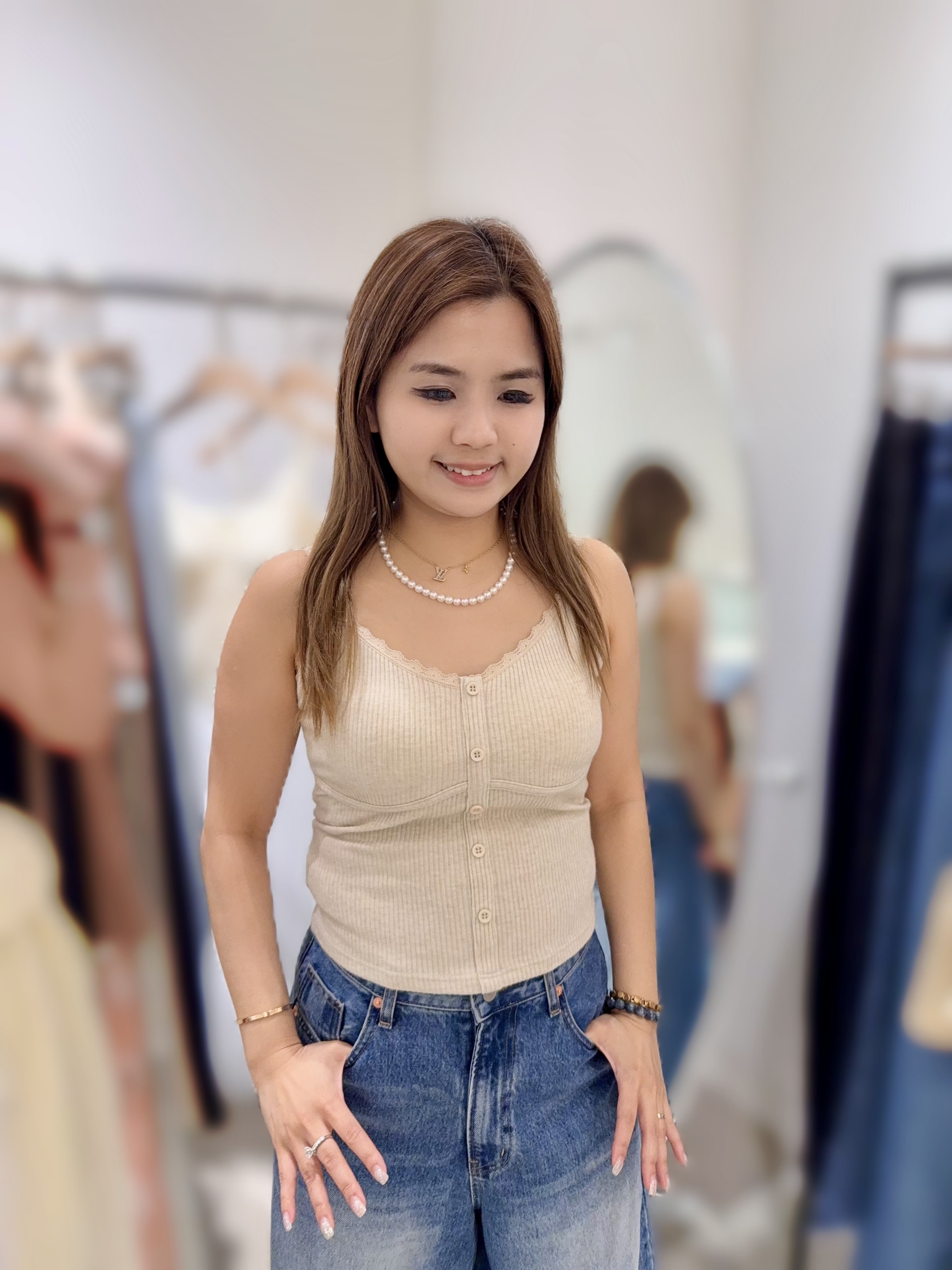 UK13  BRA TOP 手捧杯   胸30 - 40     長18.5 $399