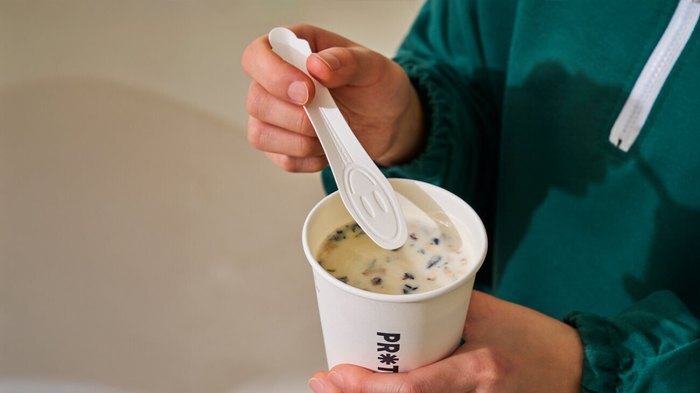 奶油蘑菇濃湯中可見真蘑菇粒