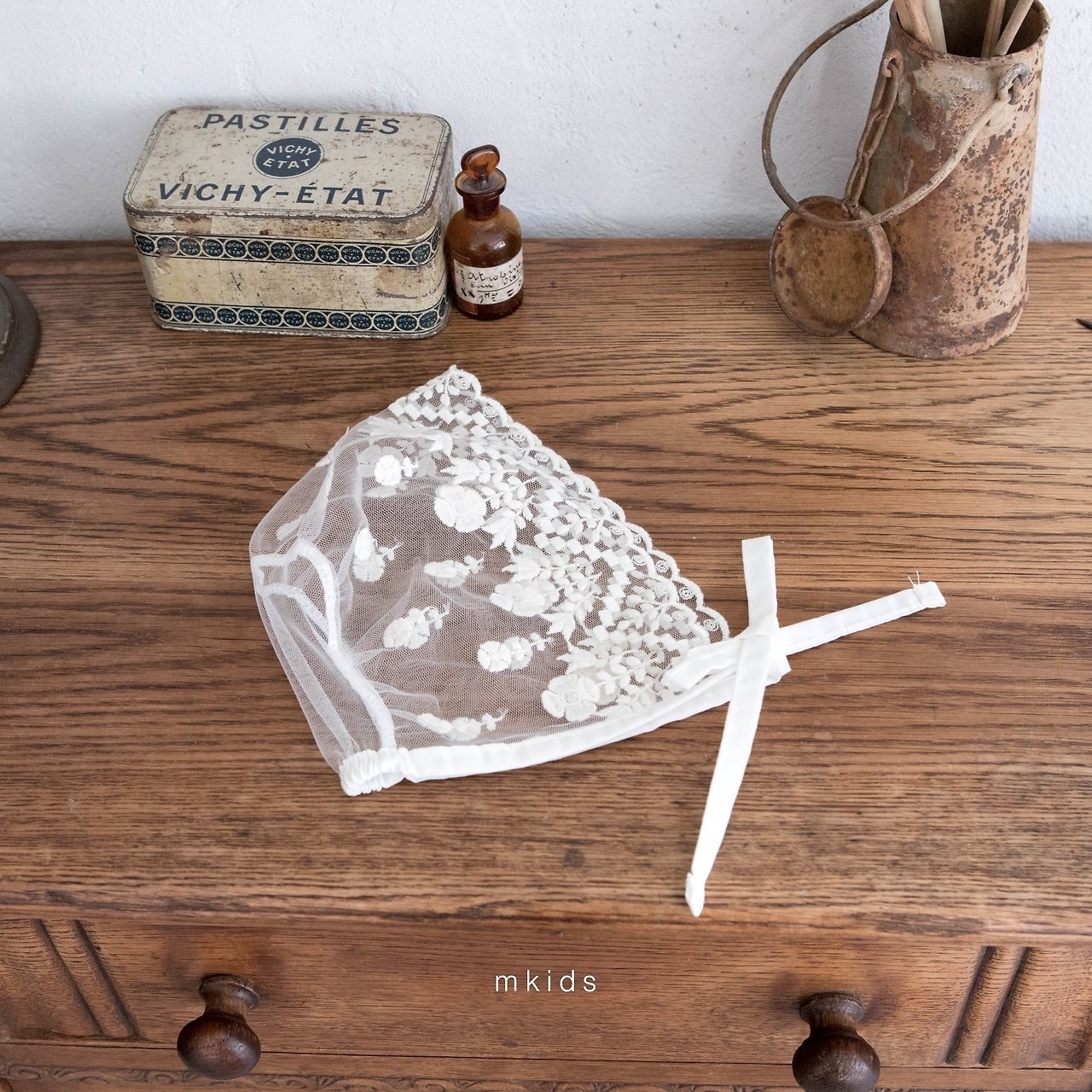 MKIDS Rosette Lace Bonnet