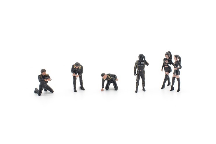PO-$115 * POP RACE * 1:43 POP RACE TEAM CREW (6 Figures)