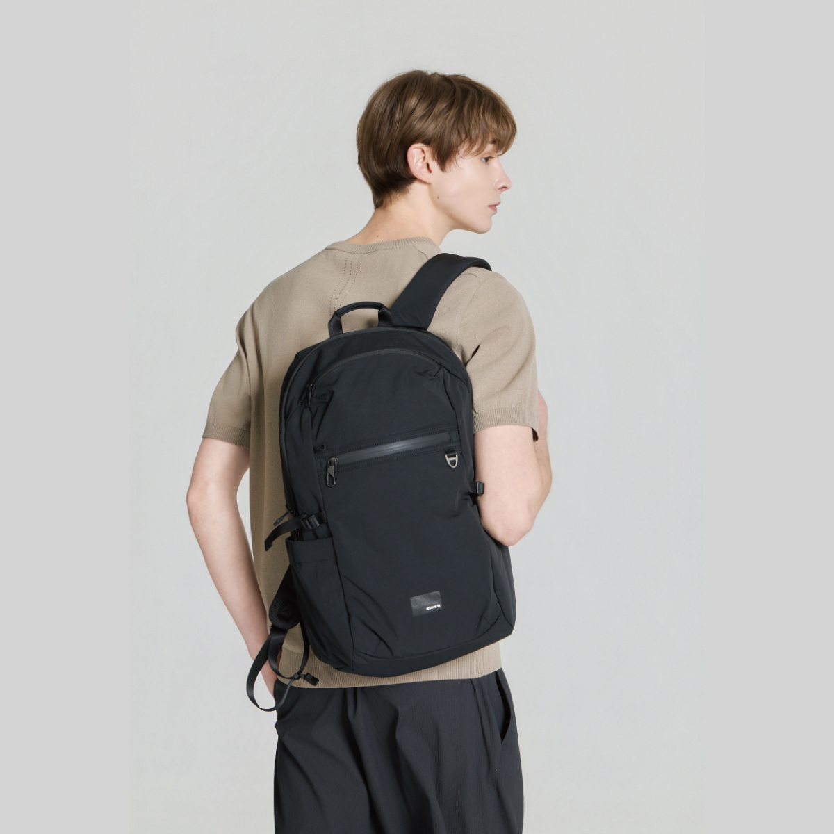 【EIDER】Days休閒後背包 25L/26EDUA26B41-[灰綠、經典黑]