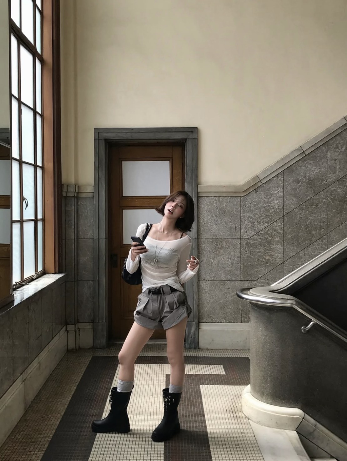<快速出貨>Jennie、高恩同款💖 gila archive 草寫船領透膚上衣