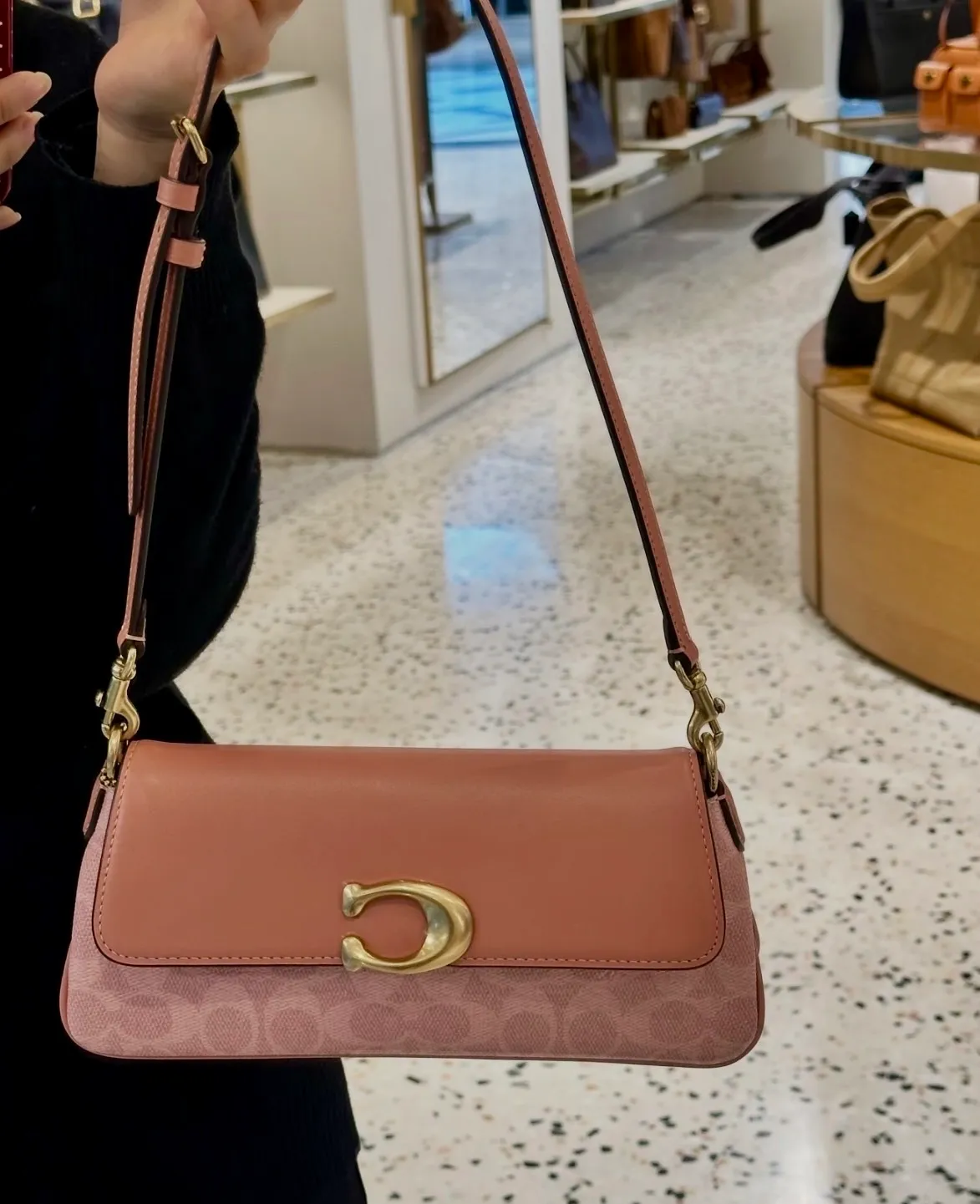 【預購】COACH H072854 Jet 肩背袋