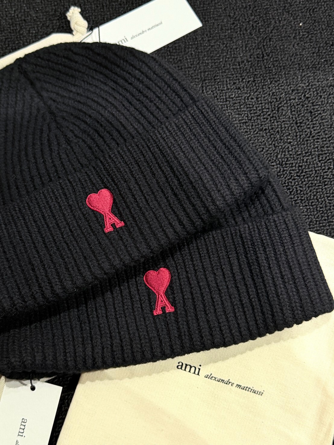 AMI Paris 刺繡愛心Logo 黑色毛帽