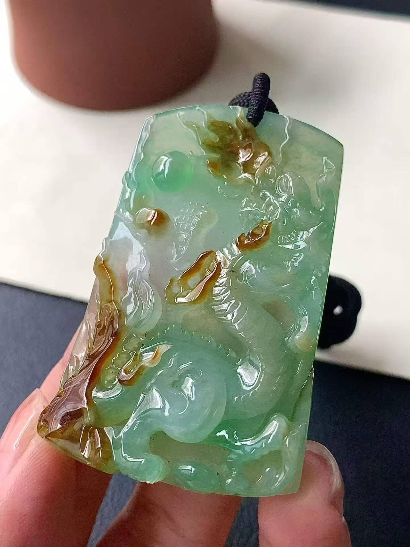 718346 翡翠黃翡龍牌