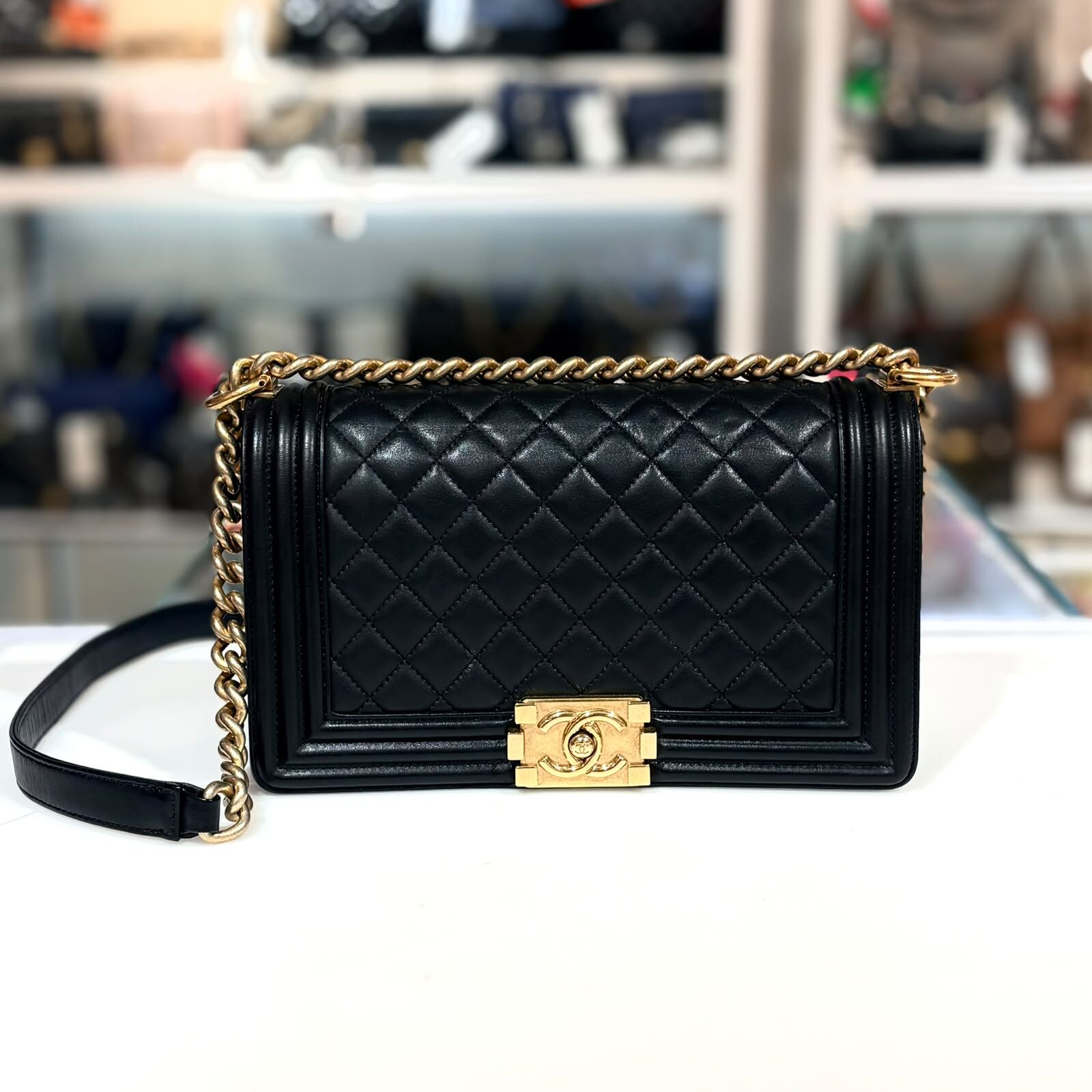 98%NEW二手 BOY CHANEL 25 A67086 黑色小牛皮金扣 @20開 #香榭站正品