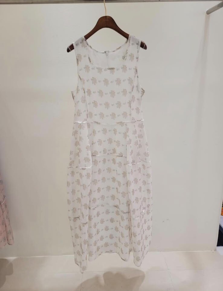 【限量】花花連身裙  CT57 胸35腰32hip44長48 $799