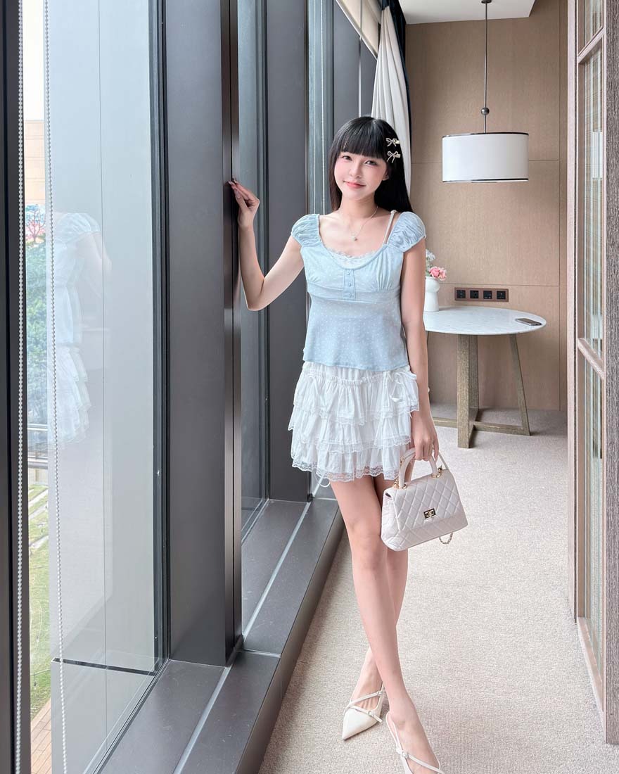 LINA LINA俏麗甜意緞帶蝴蝶結蕾絲滾邊短裙-雲朵白