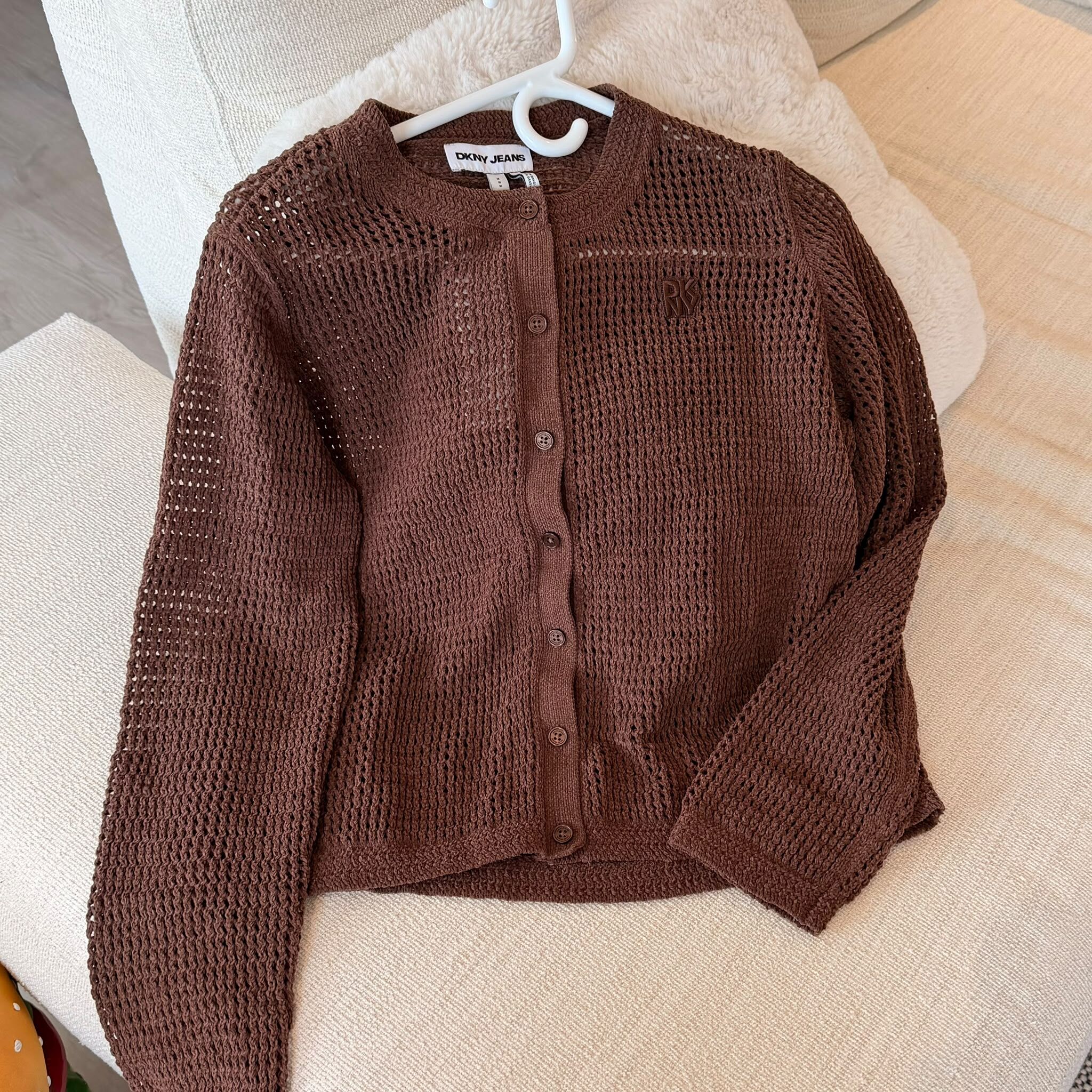 UQ67 DKNY 啡色洞洞圓領外套