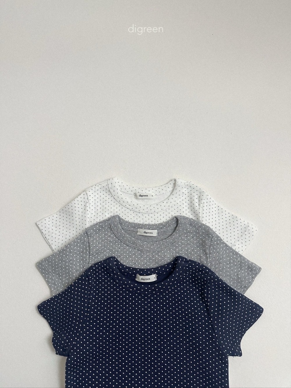 Digreen 波點 tee / 3色