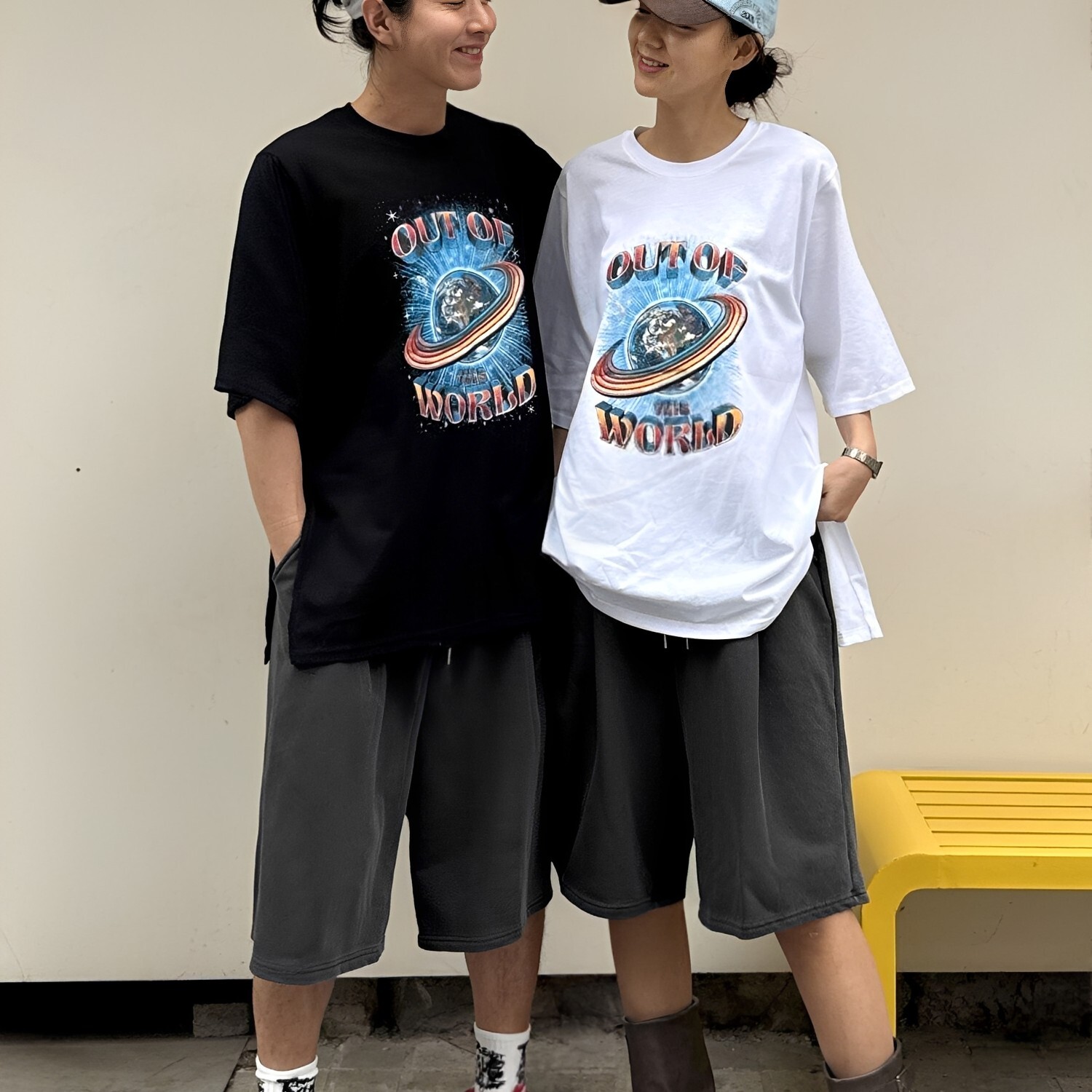 石磨灰百慕達短褲情侶合照穿搭 THankus