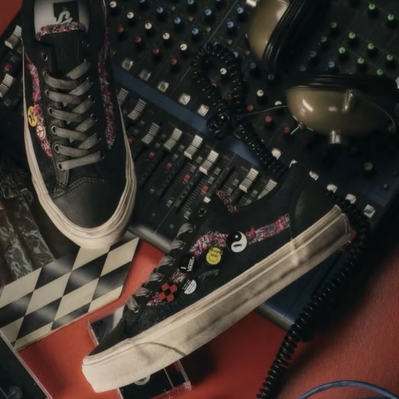 VANS PREMIUM OLD SKOOL 36 黑 霧黑 黑灰 做舊 紀念徽章 休閒 板鞋 VN000E8VEMV