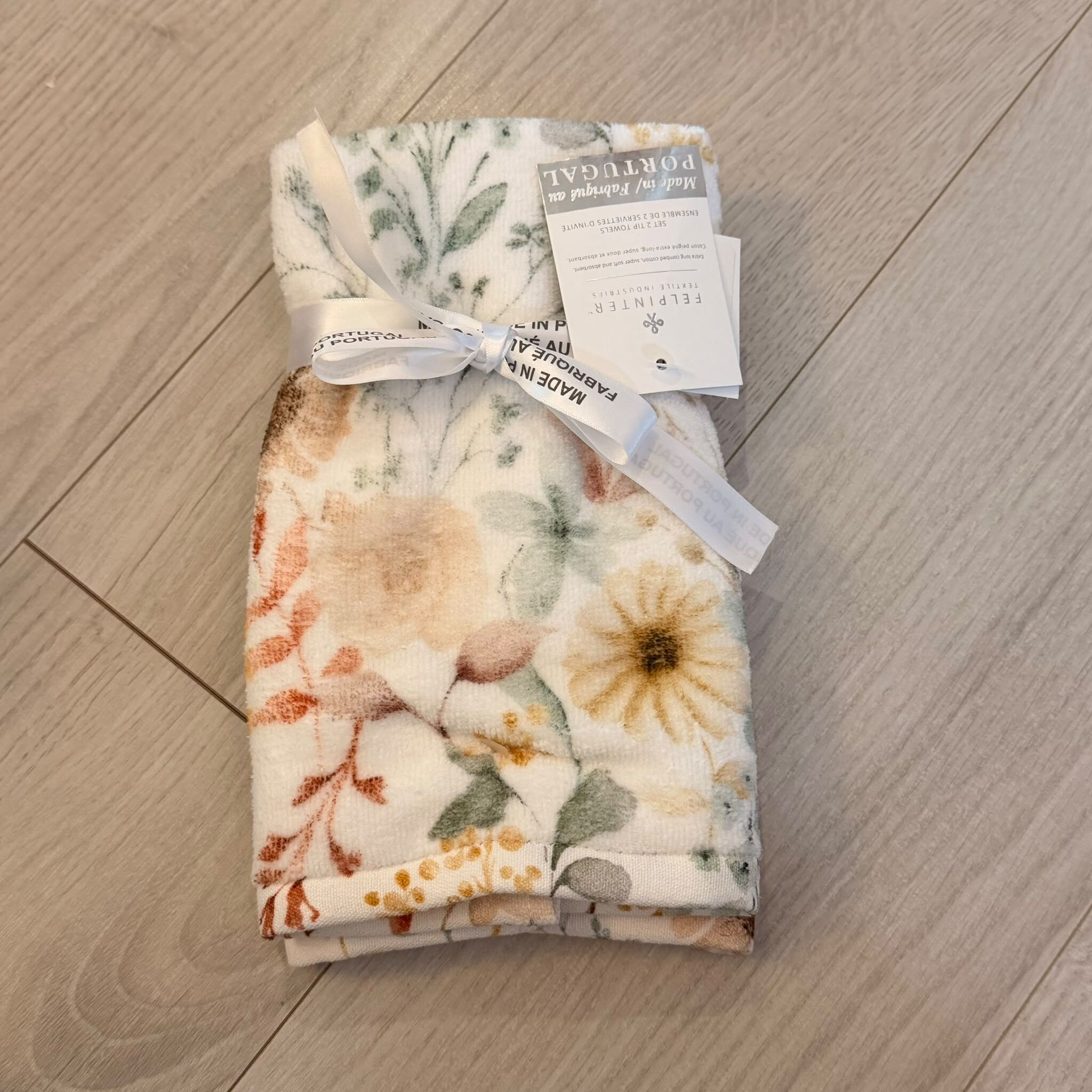 US56 葡萄牙製花花細毛巾(tip towels)