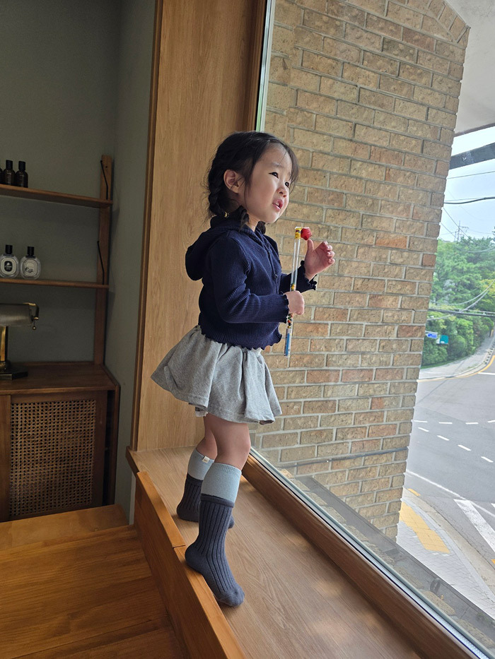 正韓秋COLOR 兩色焦糖奶油花邊裙褲