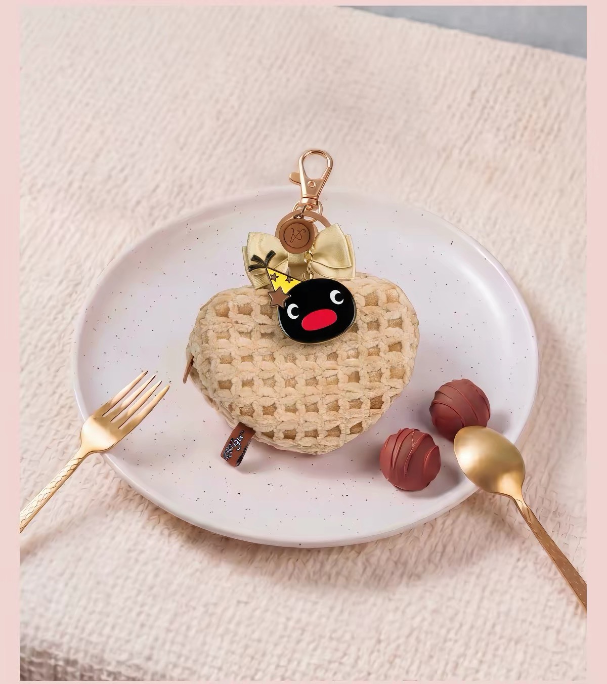 正版授權 PINGU CHOCOLATE SEASON 巧克力 愛心 吊飾