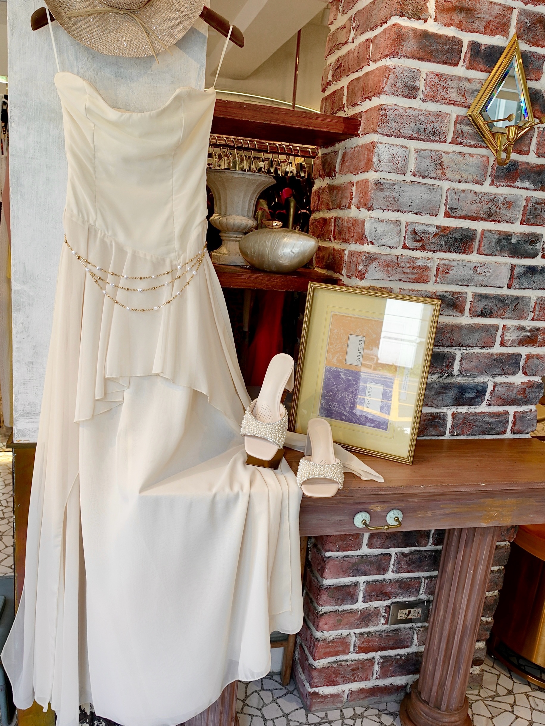 Ivory米白色雪紡紗馬甲不對稱裙擺Dress