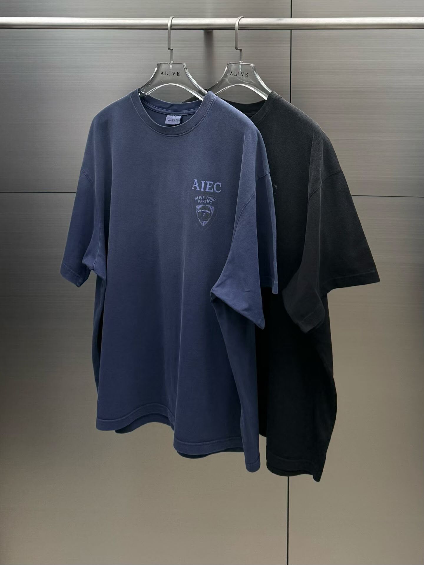 洗水英文字圖案短袖Tee AL!VE-017T