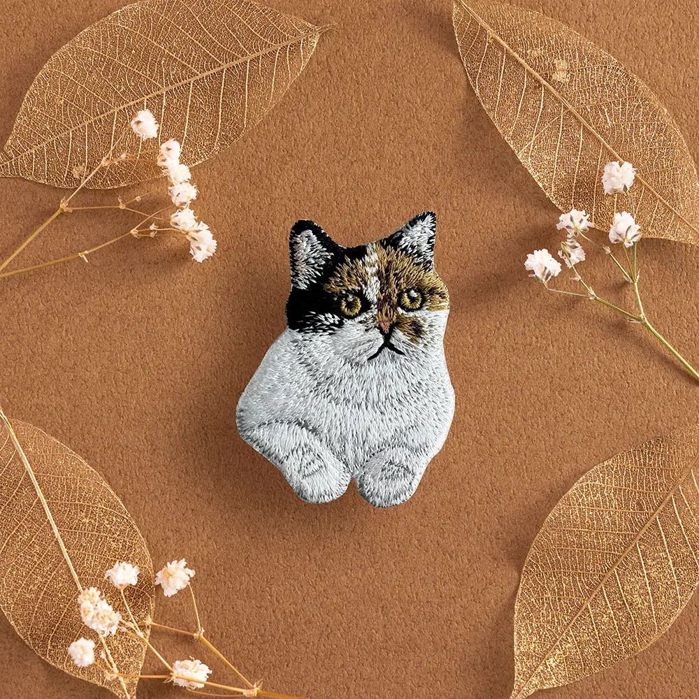 三花曼赤肯短腿貓 貓咪刺繡貼紙｜ Sin意工作室