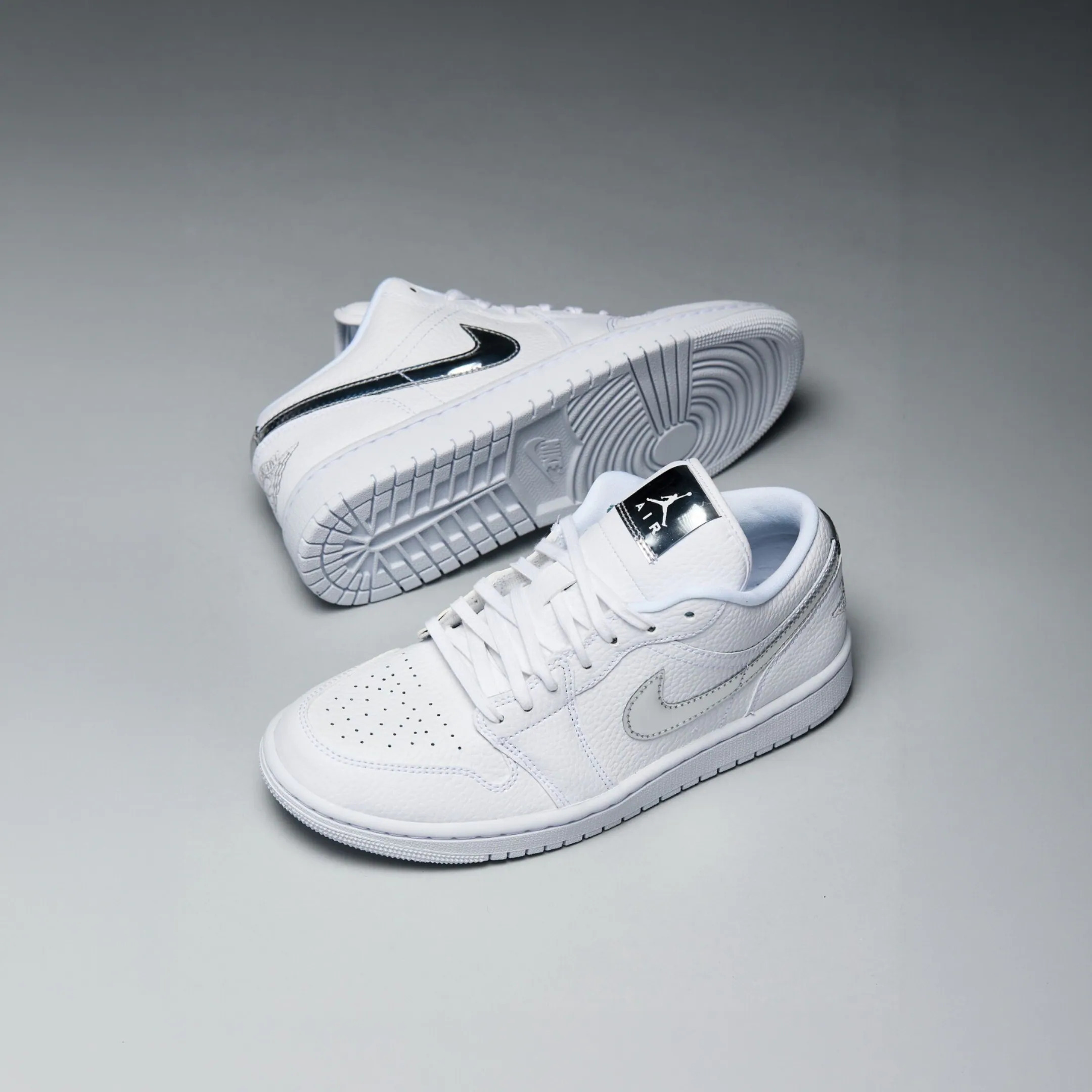 (現貨) Nike Air Jordan 1 SE - White Metallic Silver