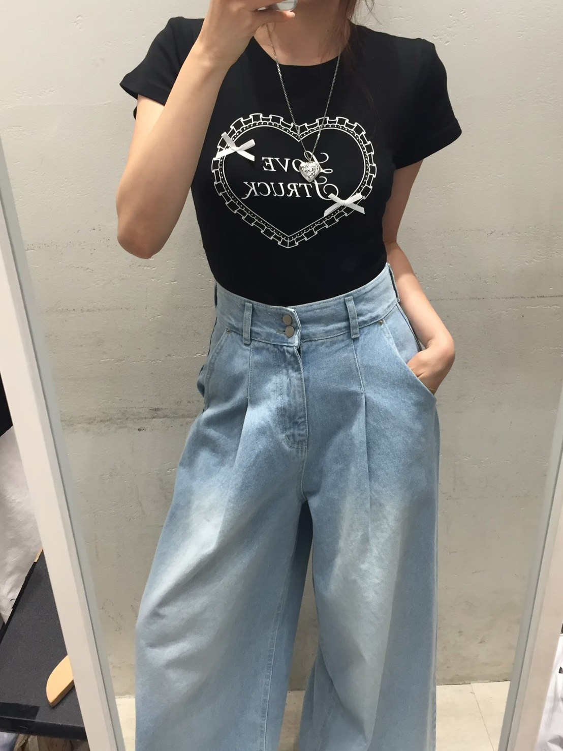 愛心圖緞帶結短版T