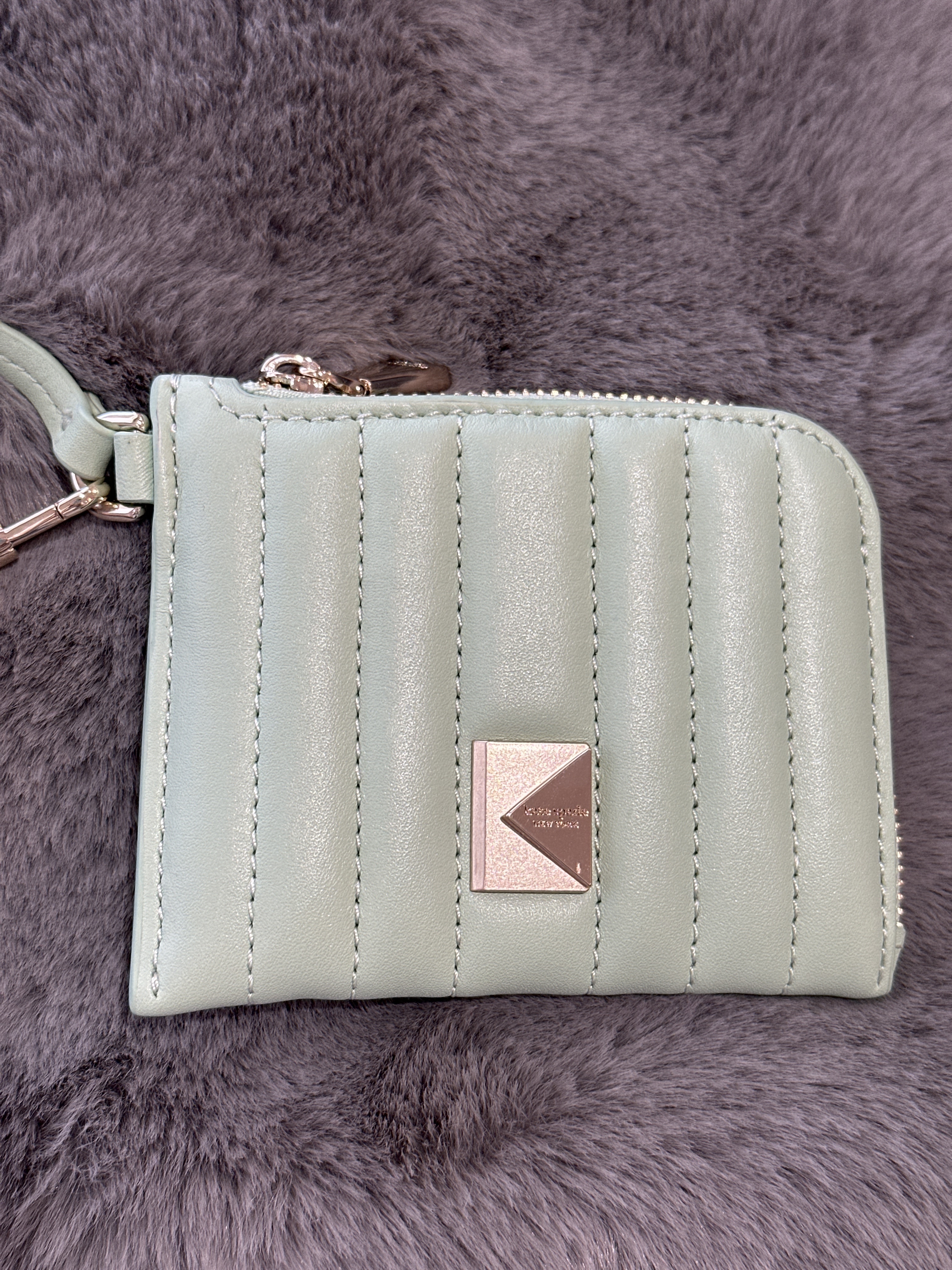 UQ03 KS 專門店 薄荷綠色壓線拉鏈卡包 Deco Quilted Card Case Wristlet