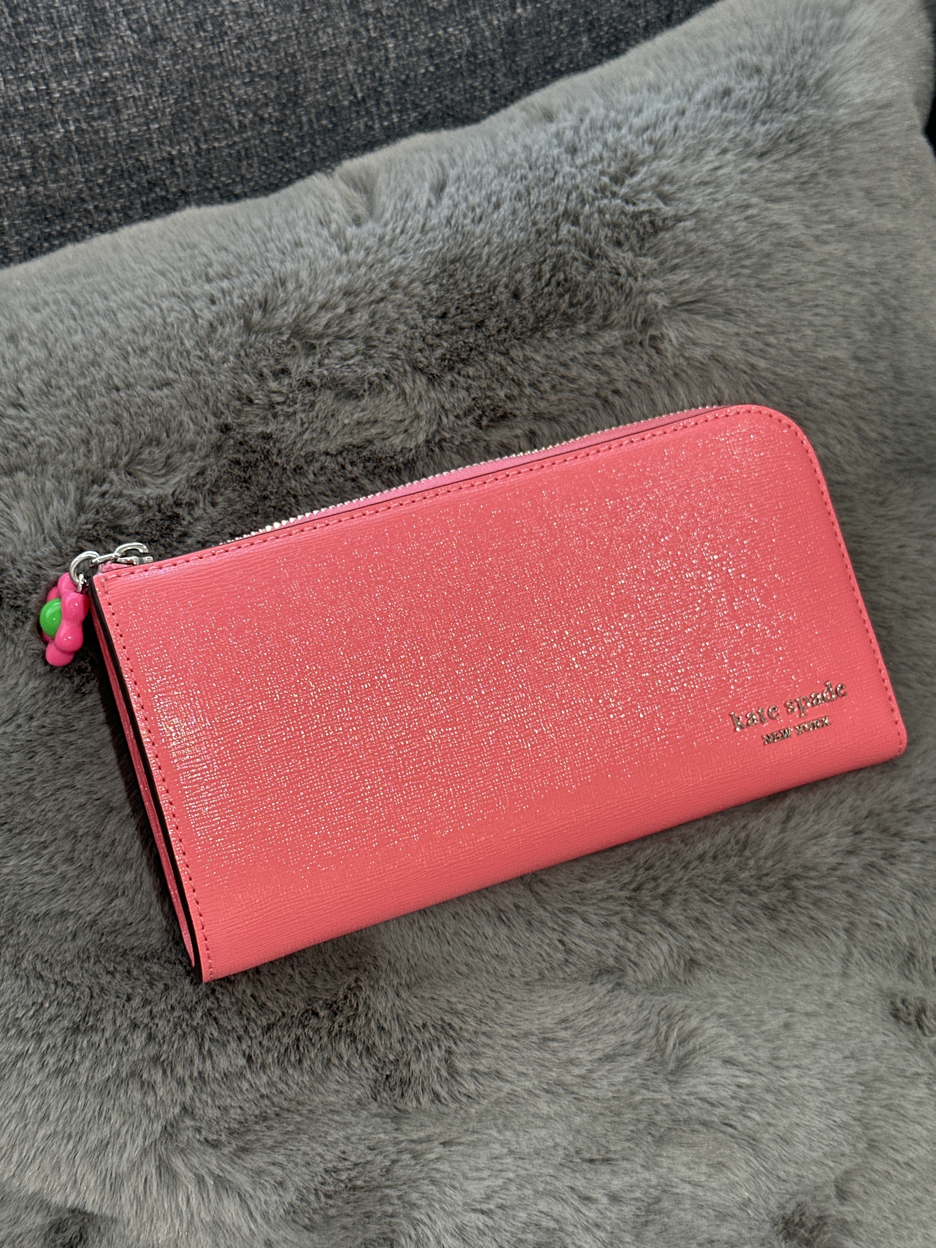 UQ04 KS 專門店 粉紅色配花花拉鍊長銀包  Devin Zip Around Continental Wallet