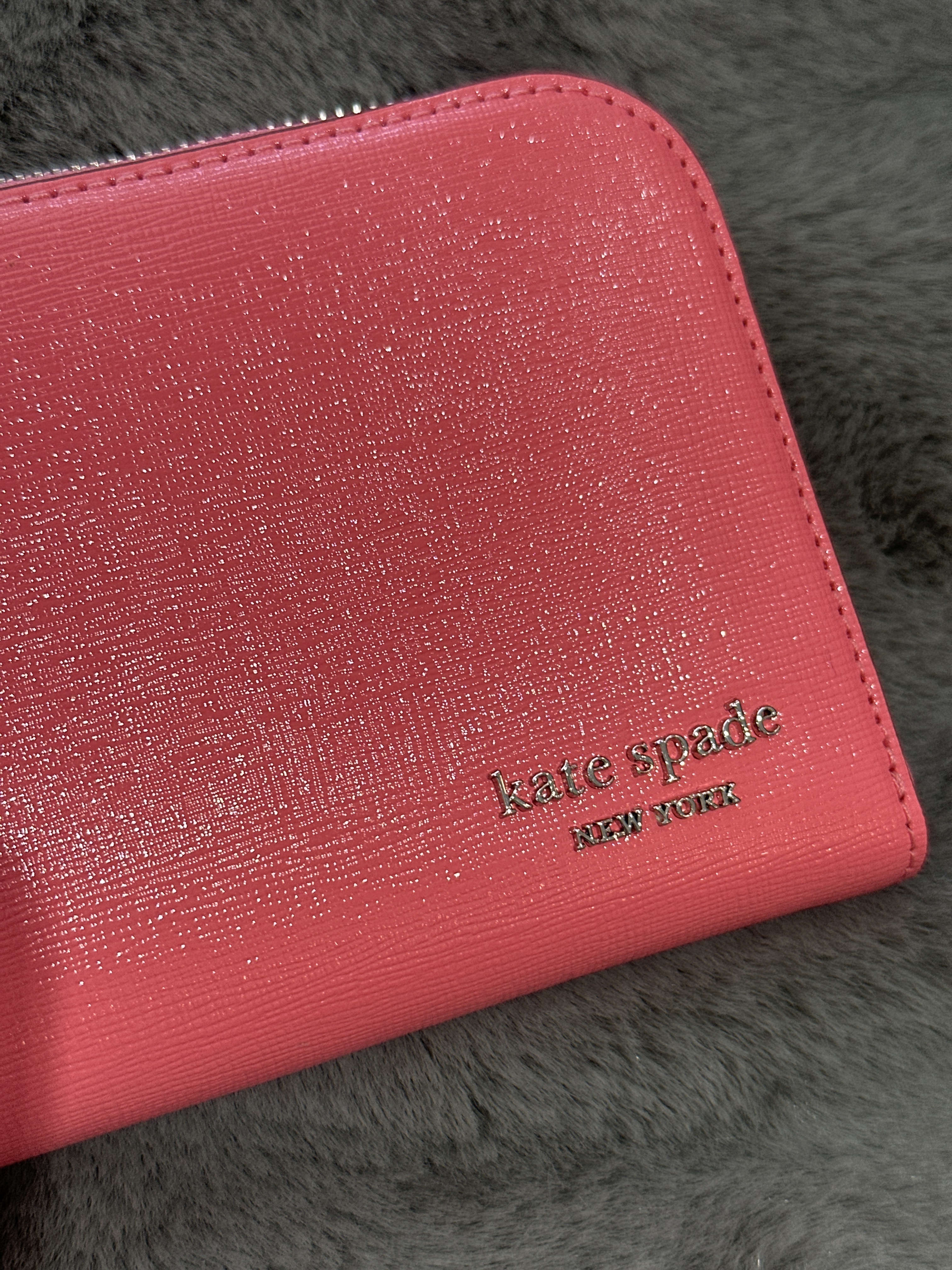 UQ04 KS 專門店 粉紅色配花花拉鍊長銀包  Devin Zip Around Continental Wallet