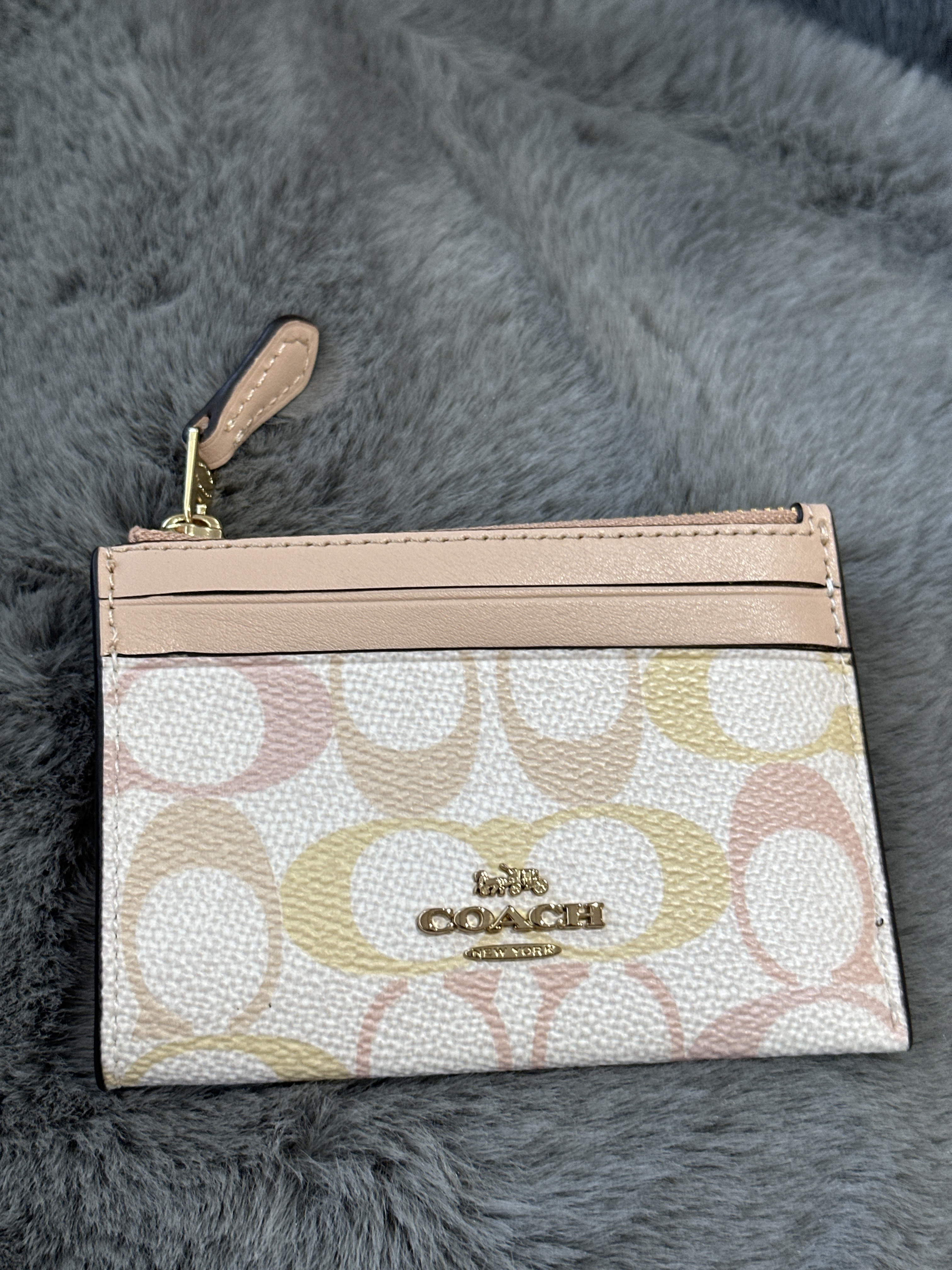 UQ14 CO 彩色LOGO蝦肉色拉鏈卡包Mini Skinny Id Case In Pretty Signature Canvas