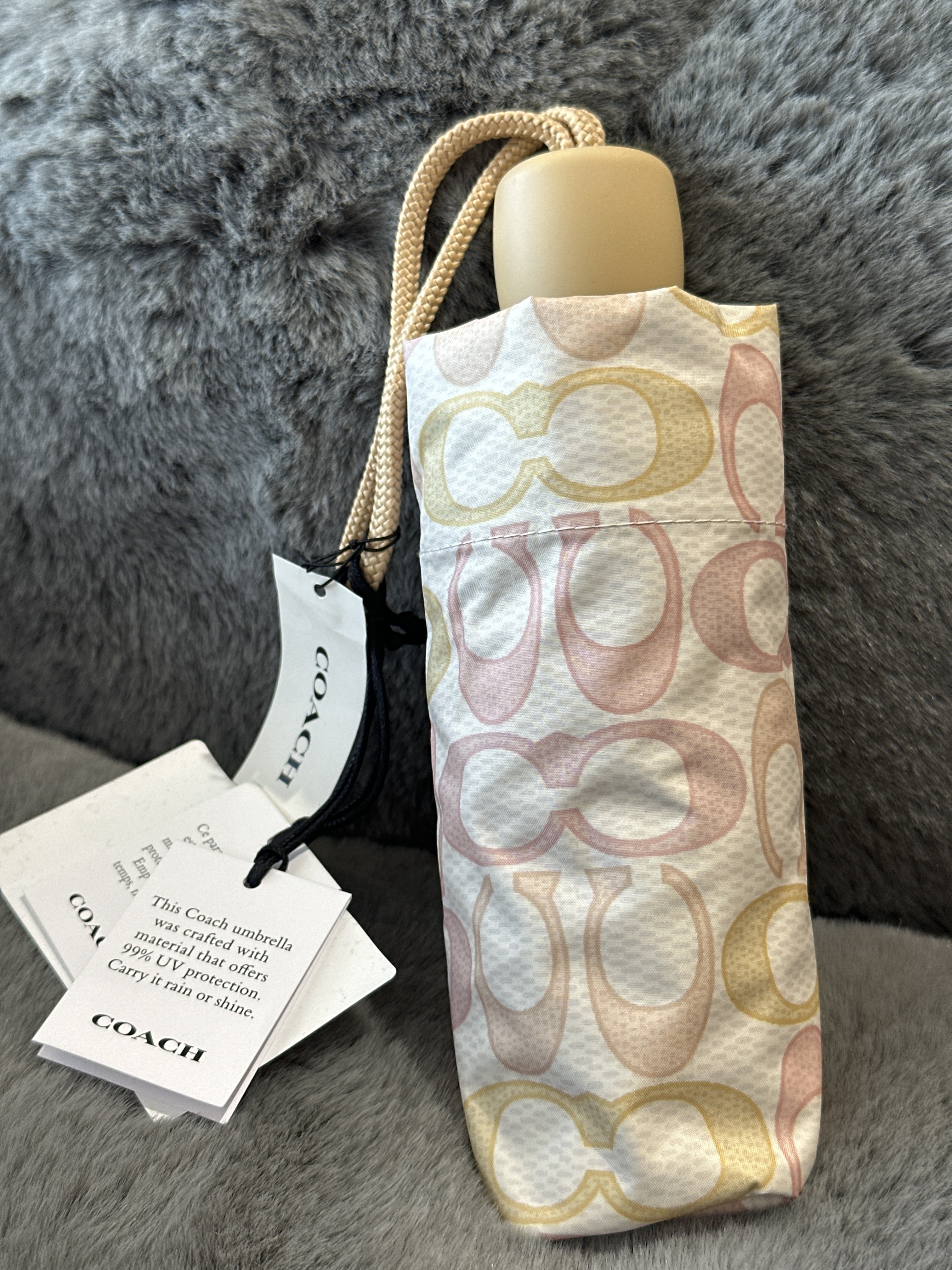 UQ17 CO 杏色LOGO雨傘Uv Protection Mini Umbrella In Pretty Signature