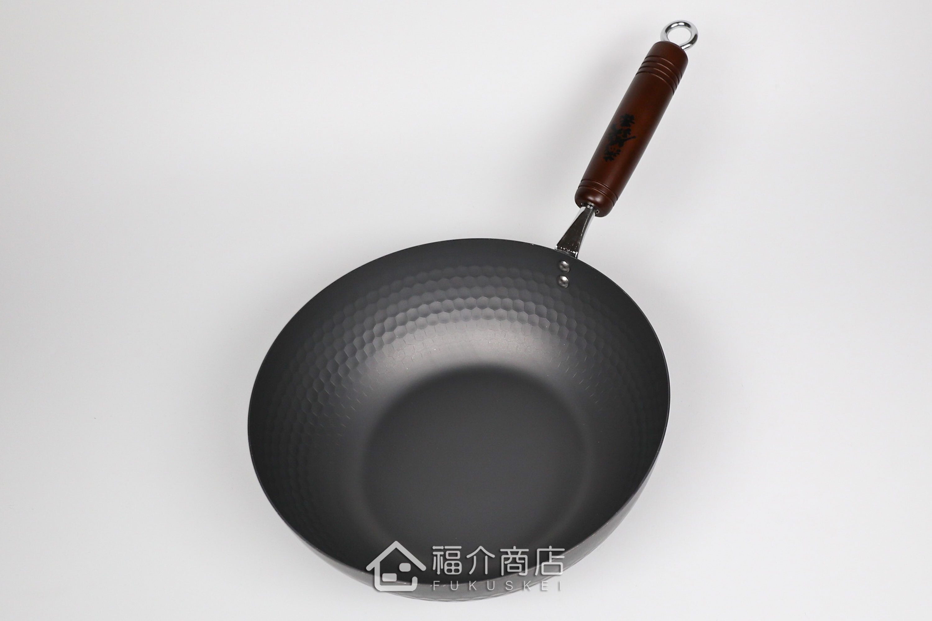 木柄手把的窒化鐵炒鍋