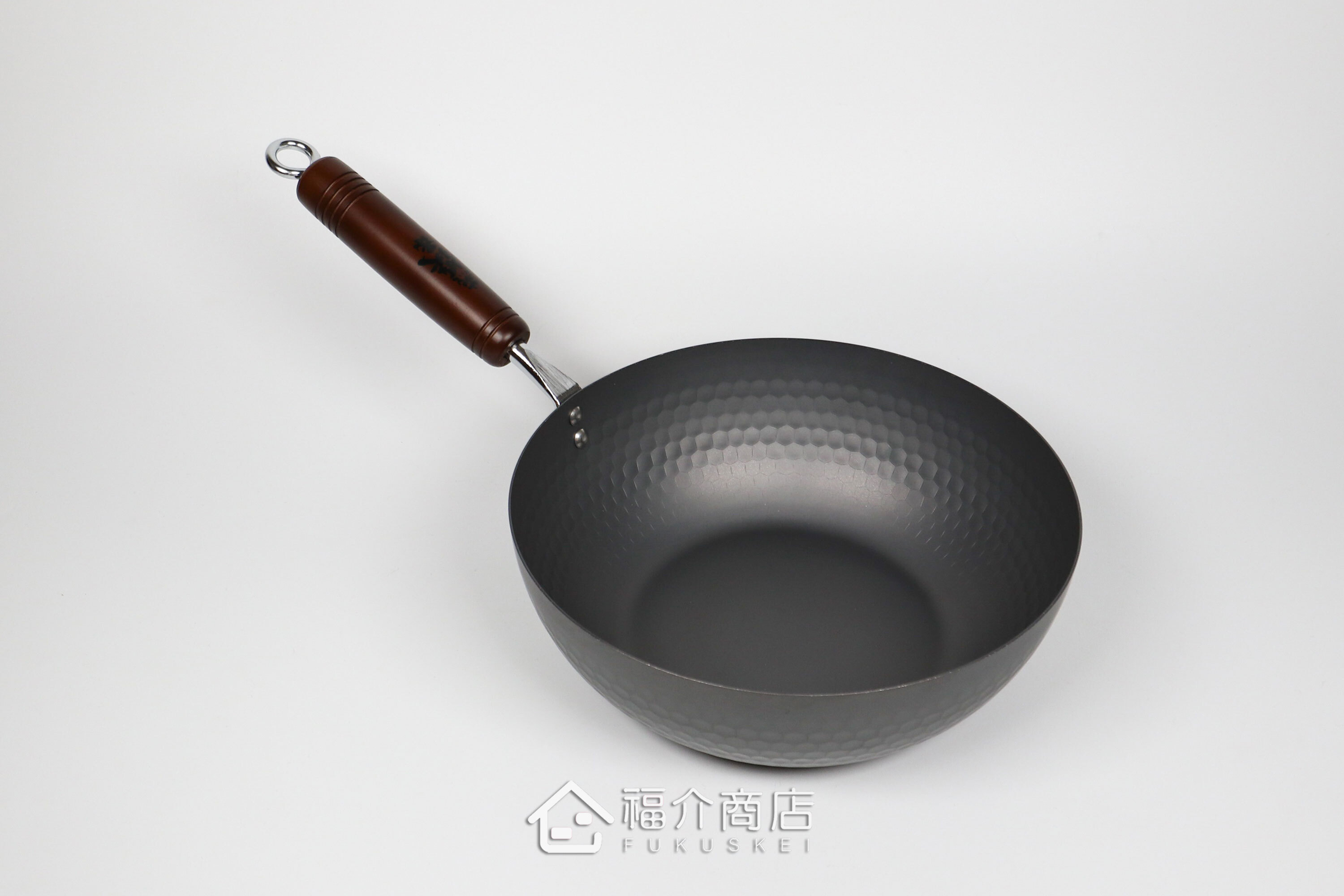 木柄手把的窒化鐵炒鍋