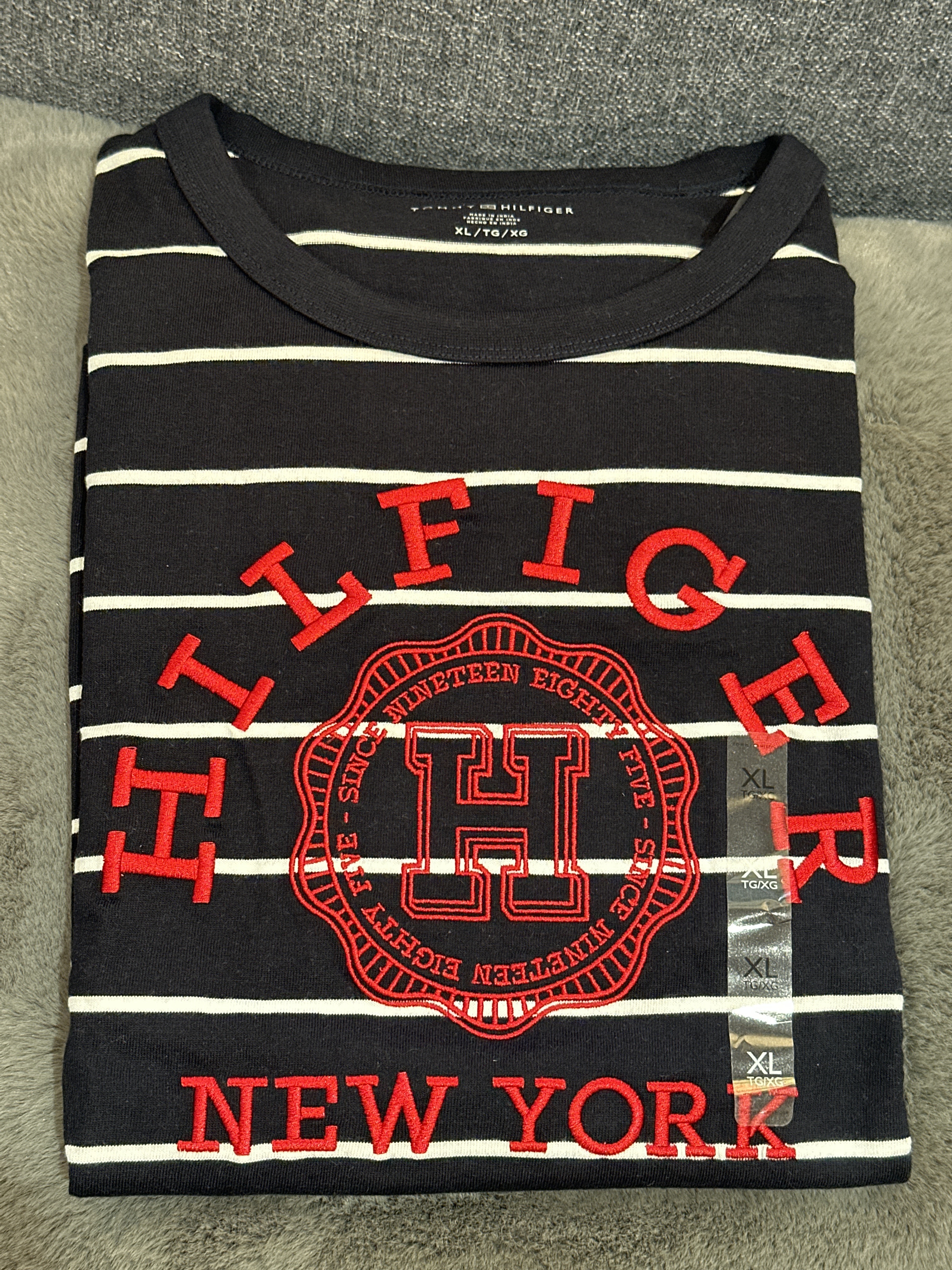 UQ55 Tommy  女裝 紅色logo白色間條深藍色短袖衫  (XL=約 胸52", 長25")