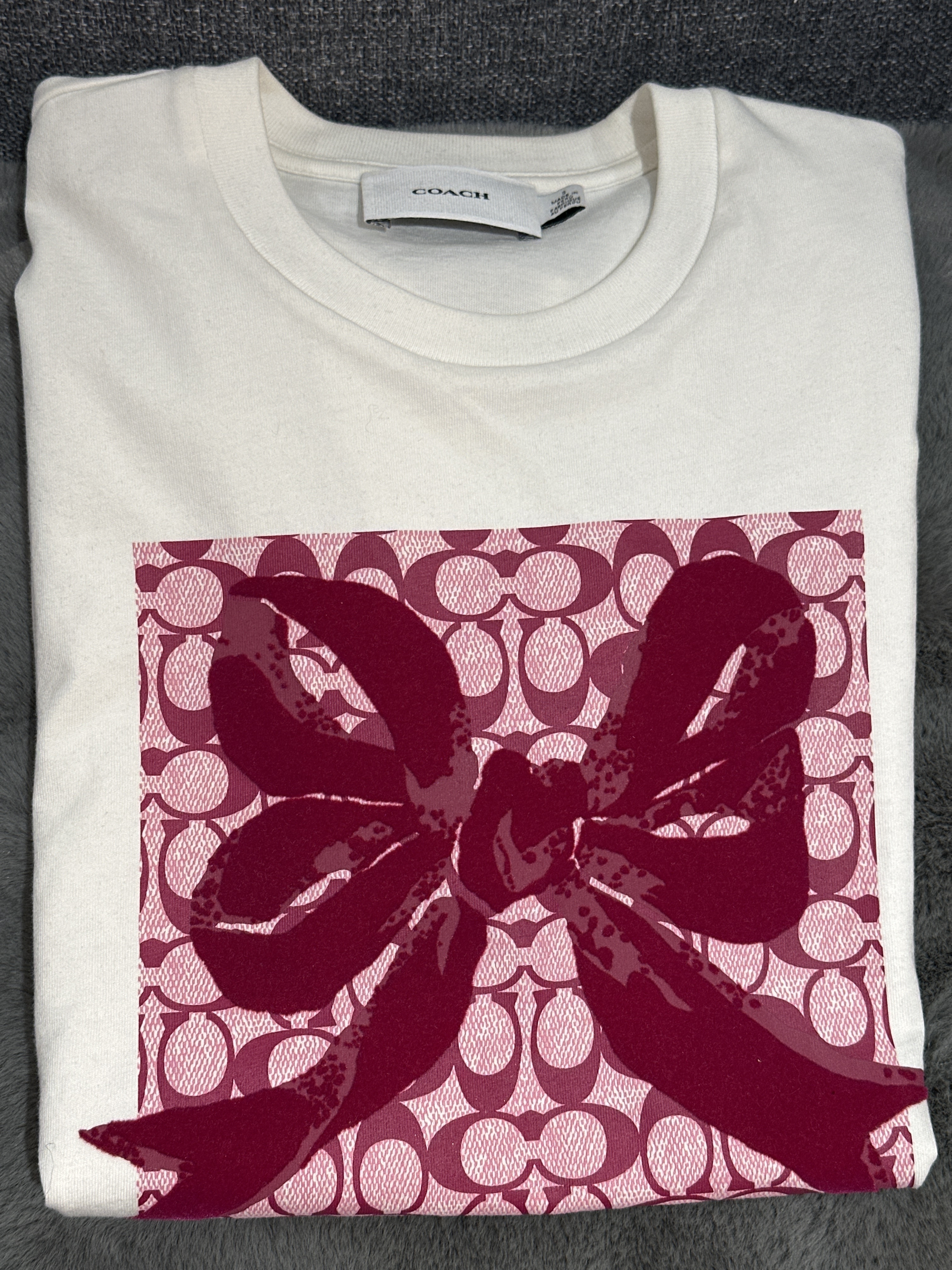 UQ21 CO 紫紅色蝴蝶結 白色短袖衫 Signature Square Bow Classic T-Shirt