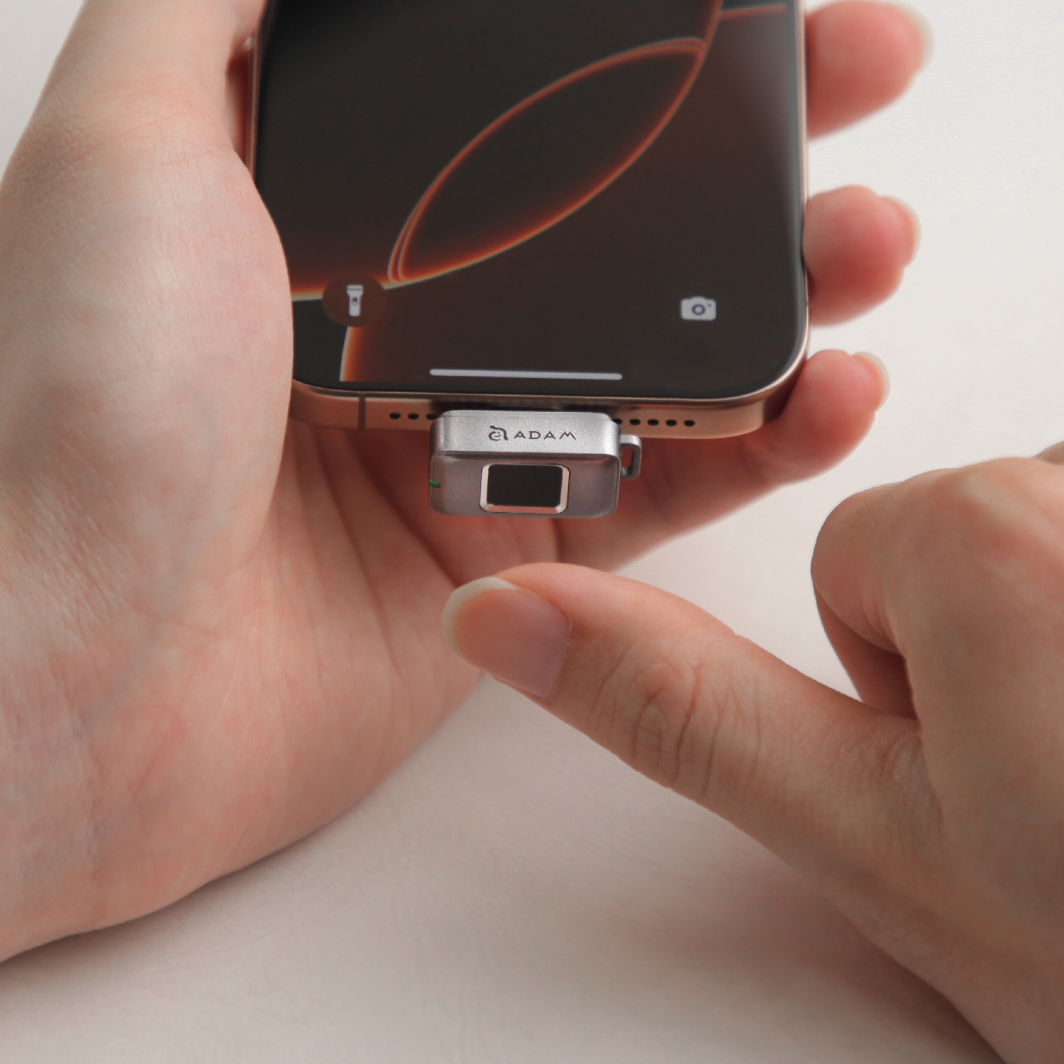 iKlips S USB-C Nano Touch Fingerprint SSD 256G &512G