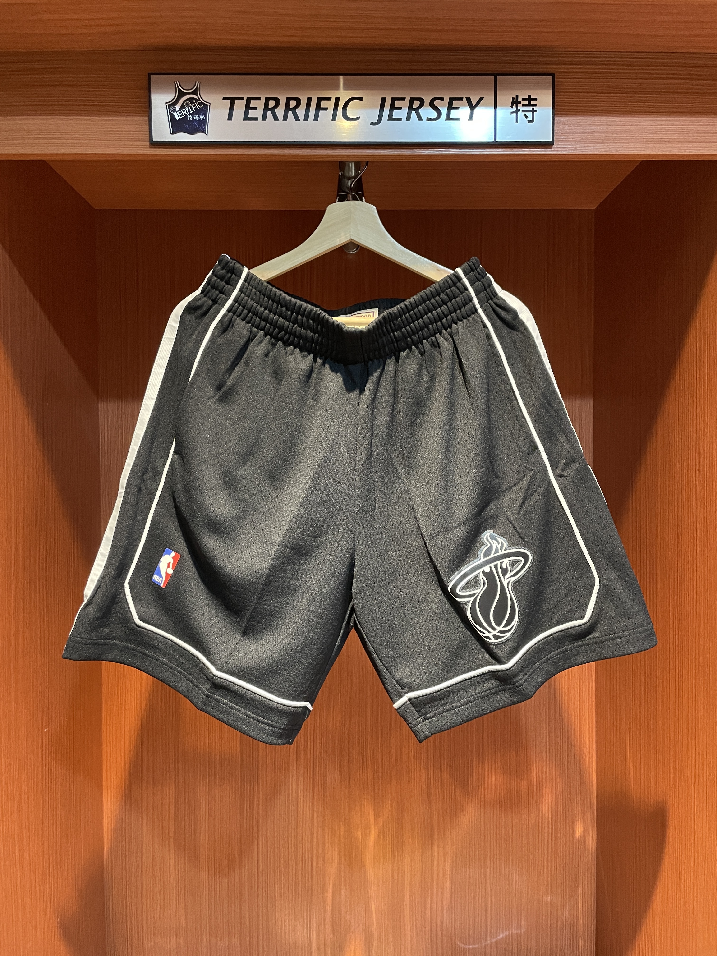 NBA球褲 Miami Heat 邁阿密熱火 黑熱 M&N Swingman Shorts 球迷版 有口袋 全新