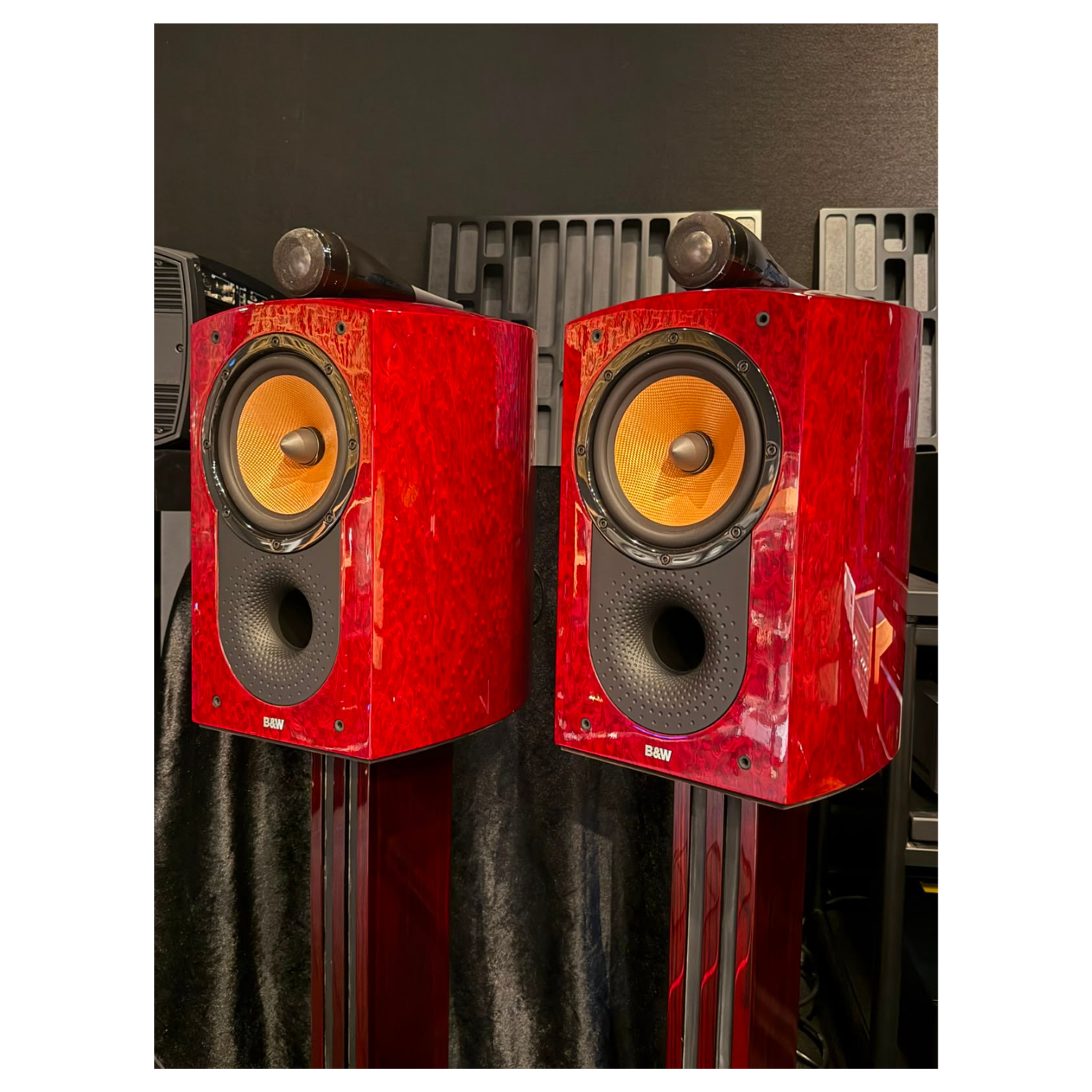 Bowers & Wilkins (B&W) Signature 805 Bookshelf Loudspeakers （Rare Tiger's Eyes Maple (2nd Hand)