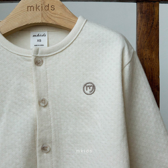 正韓秋mkids 四色刺繡m外套