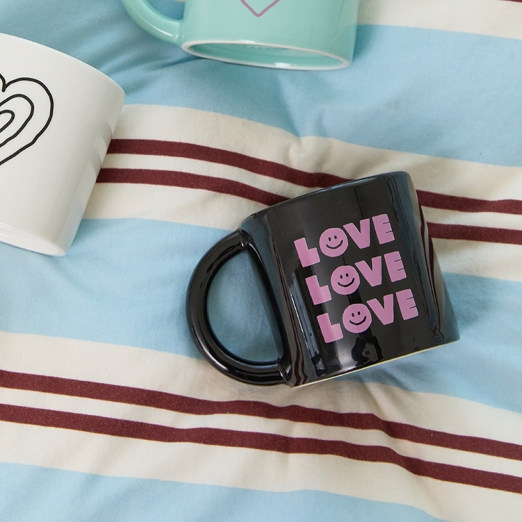 韓國 ooowl 手工陶瓷馬克杯 LOVE BOLD 黑