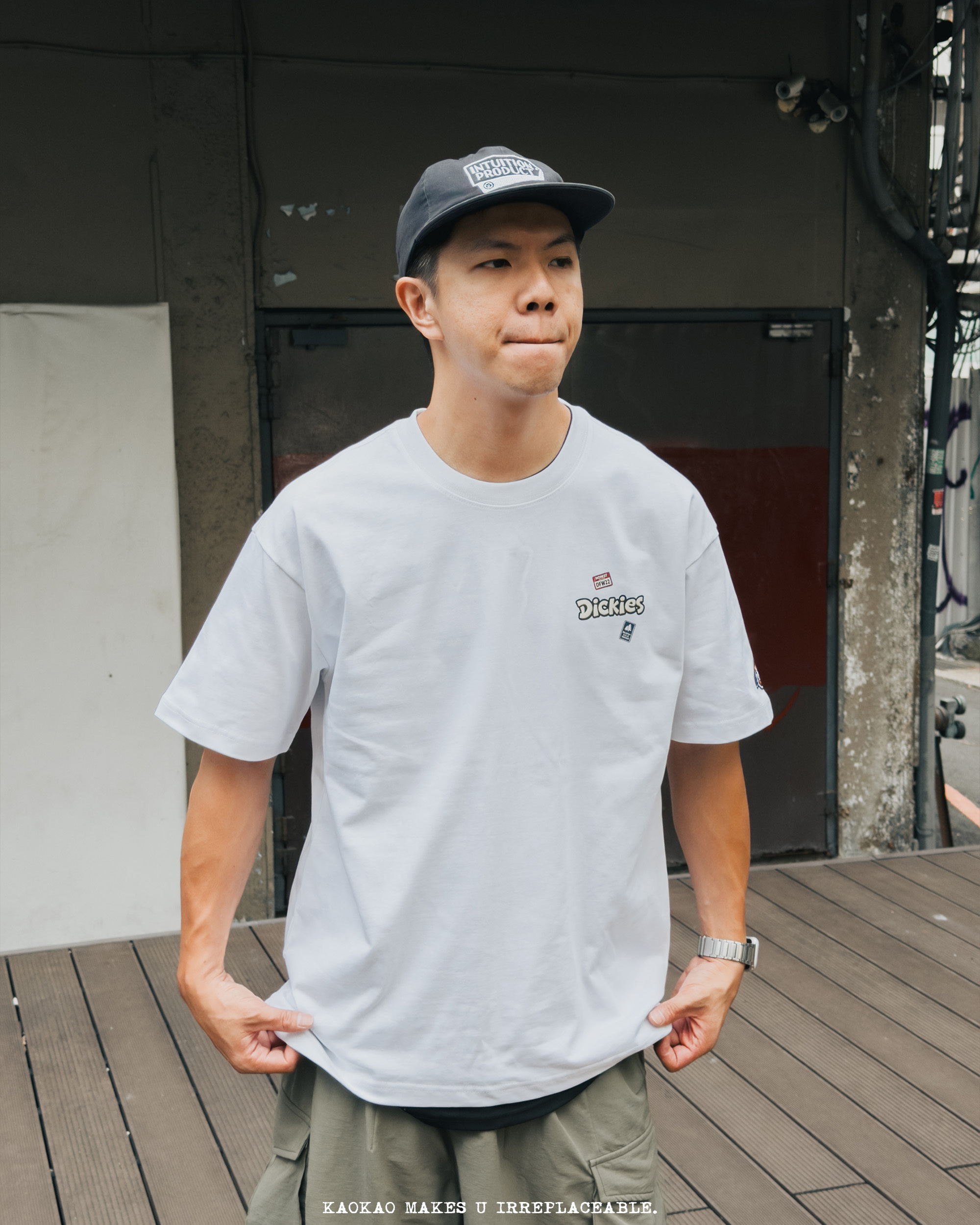 Dickies 嘻哈塗鴉 貼紙印花 純棉 短Tee