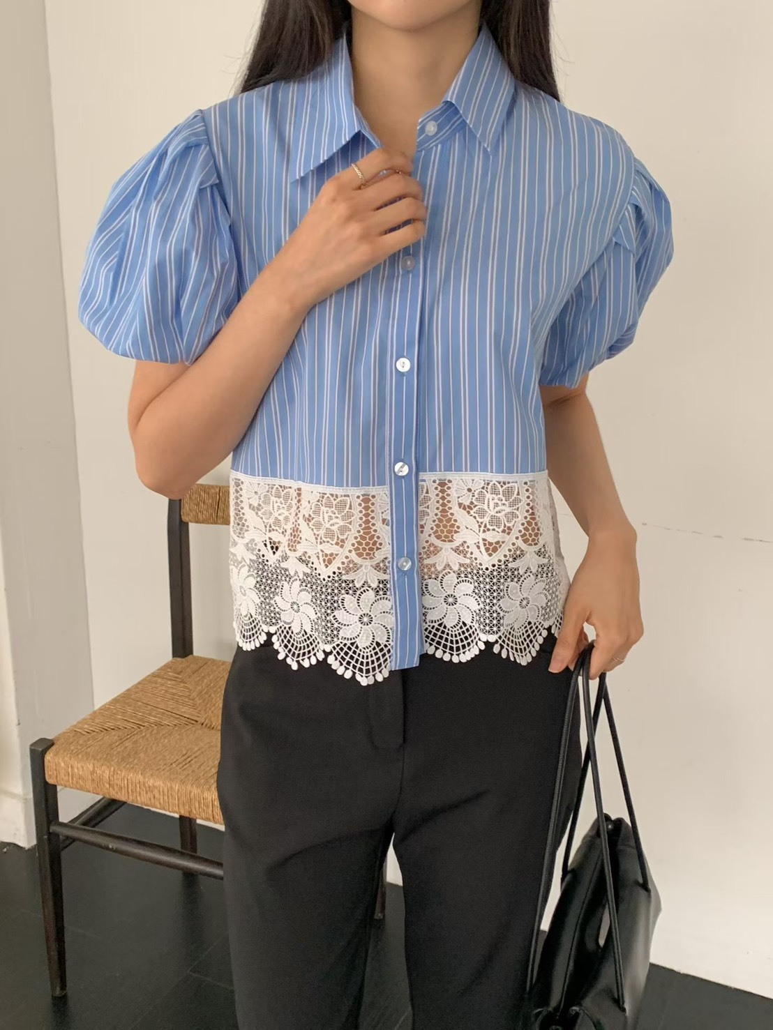 直條公主袖拚美麗蕾絲上衣