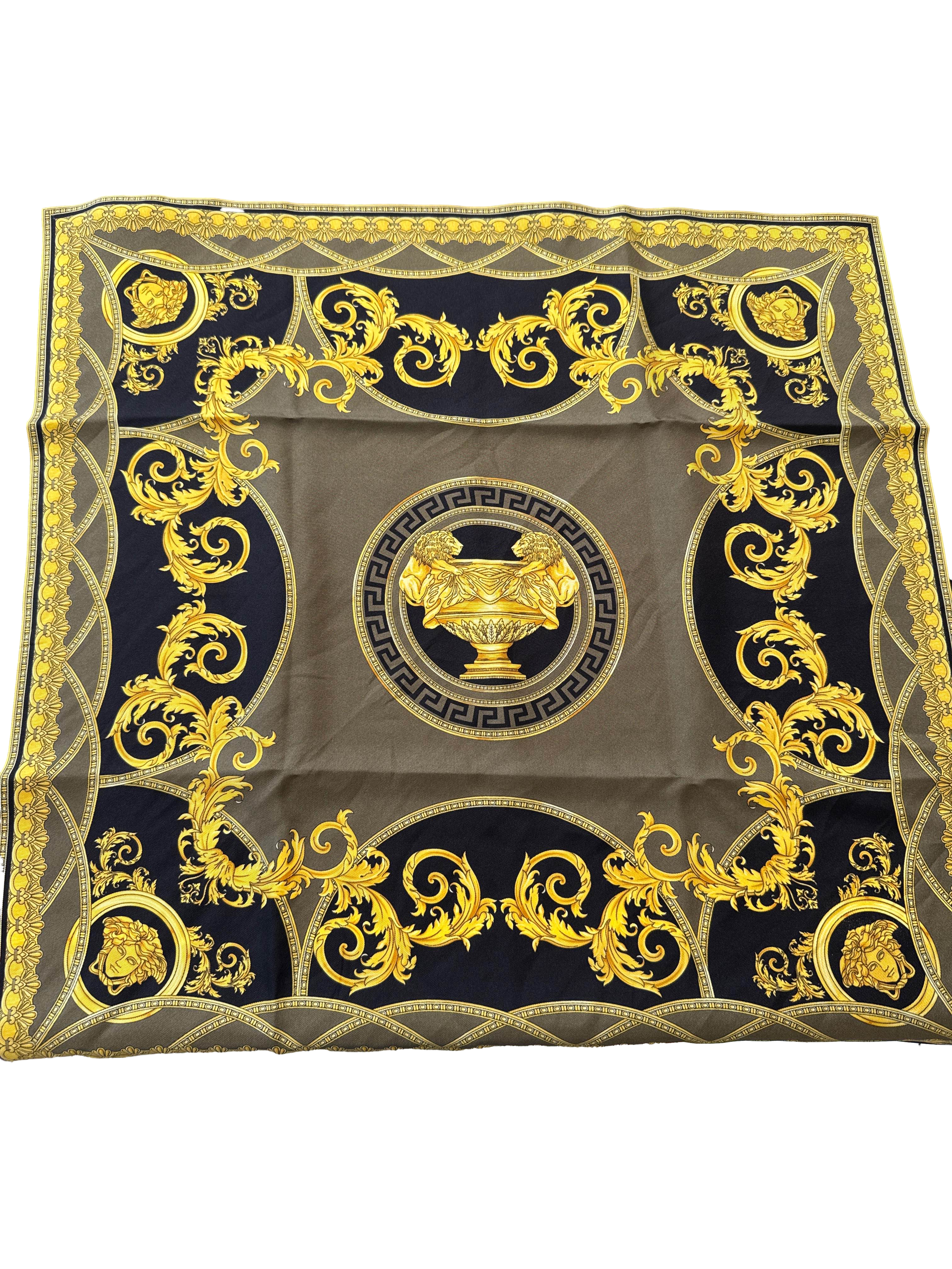 【Versace Outlet】Gianni Versace Foulard 65x65 Silk Twill Les C  金