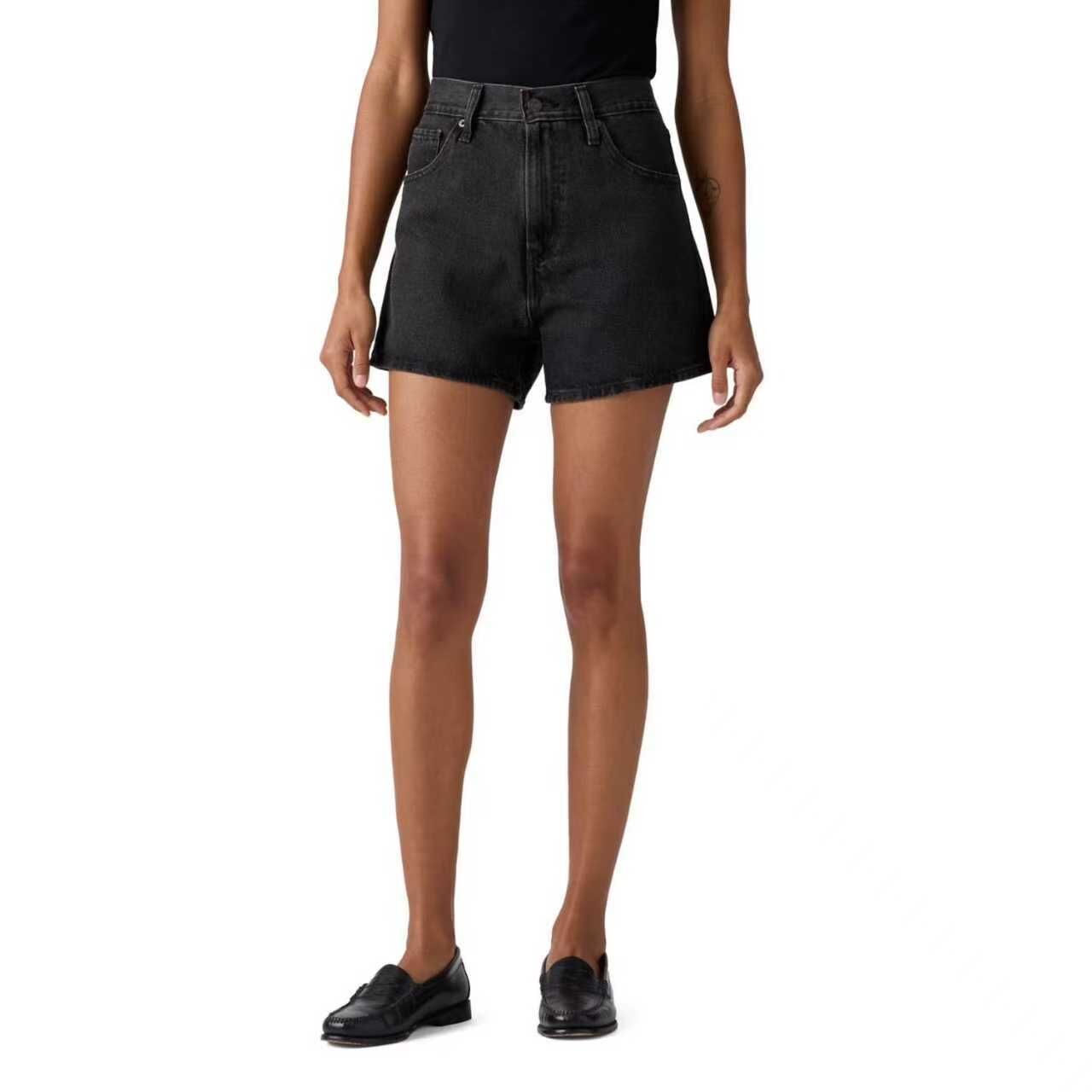 【預購】Levi's  H073107 Mom 女裝高腰牛仔短褲 (黑色)