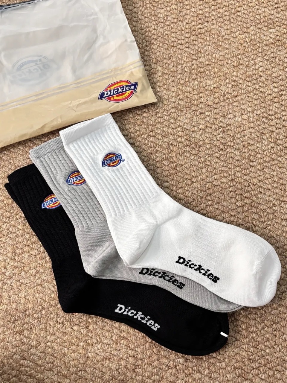 Dickies 刺繡LOGO 高彈性 棉質 中筒襪 一組三雙 白色 灰色 黑色 組合 / 預購
