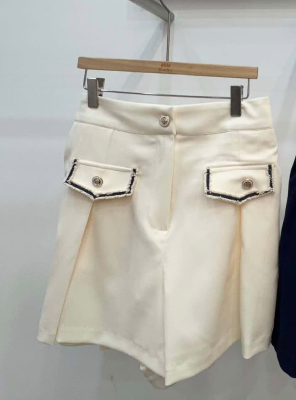 【限量】AB05  褲 腰27-40 HIP59 長15.5 $429