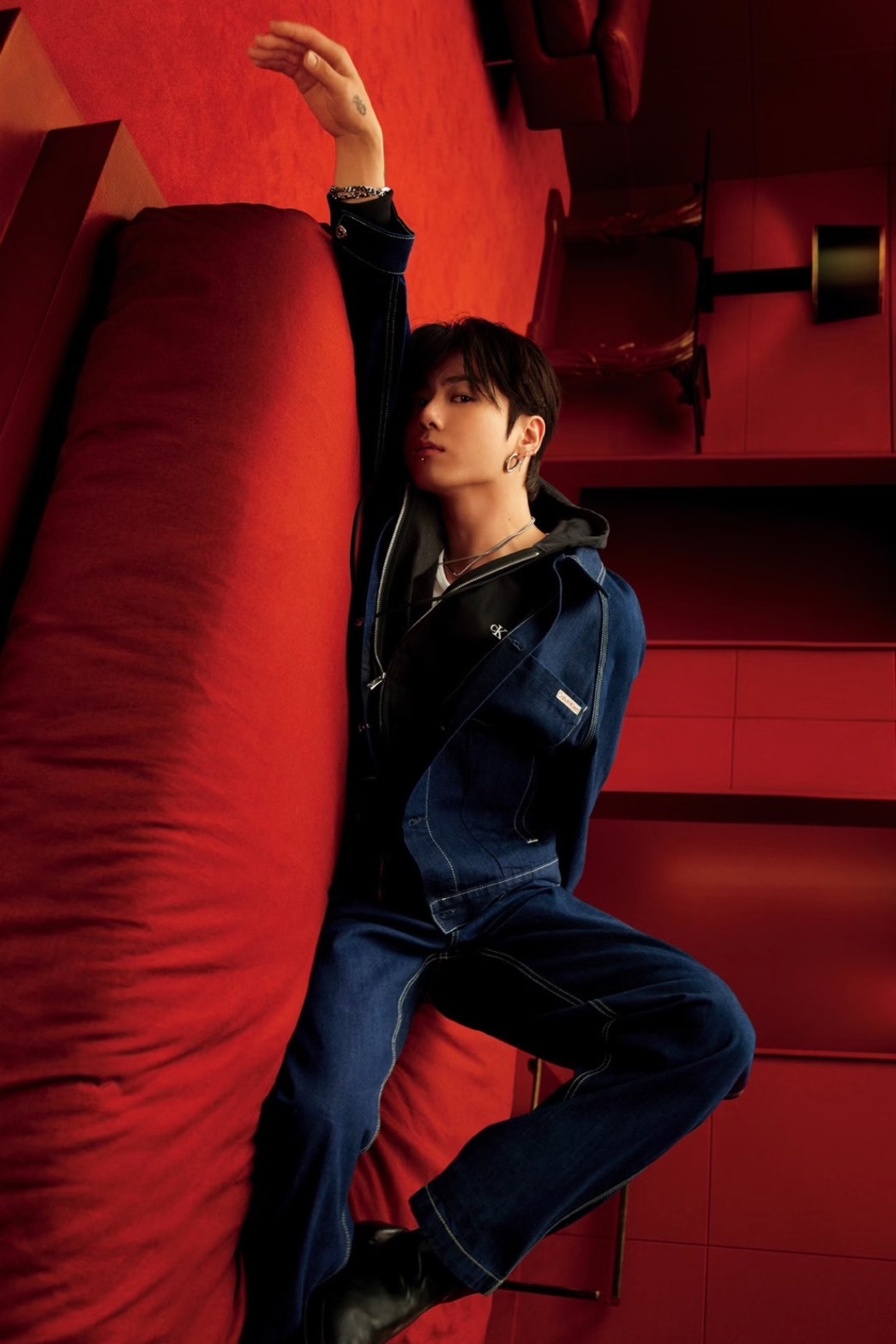 田柾國同款 CALVIN KLEIN JEANS 經典純色 連帽外套