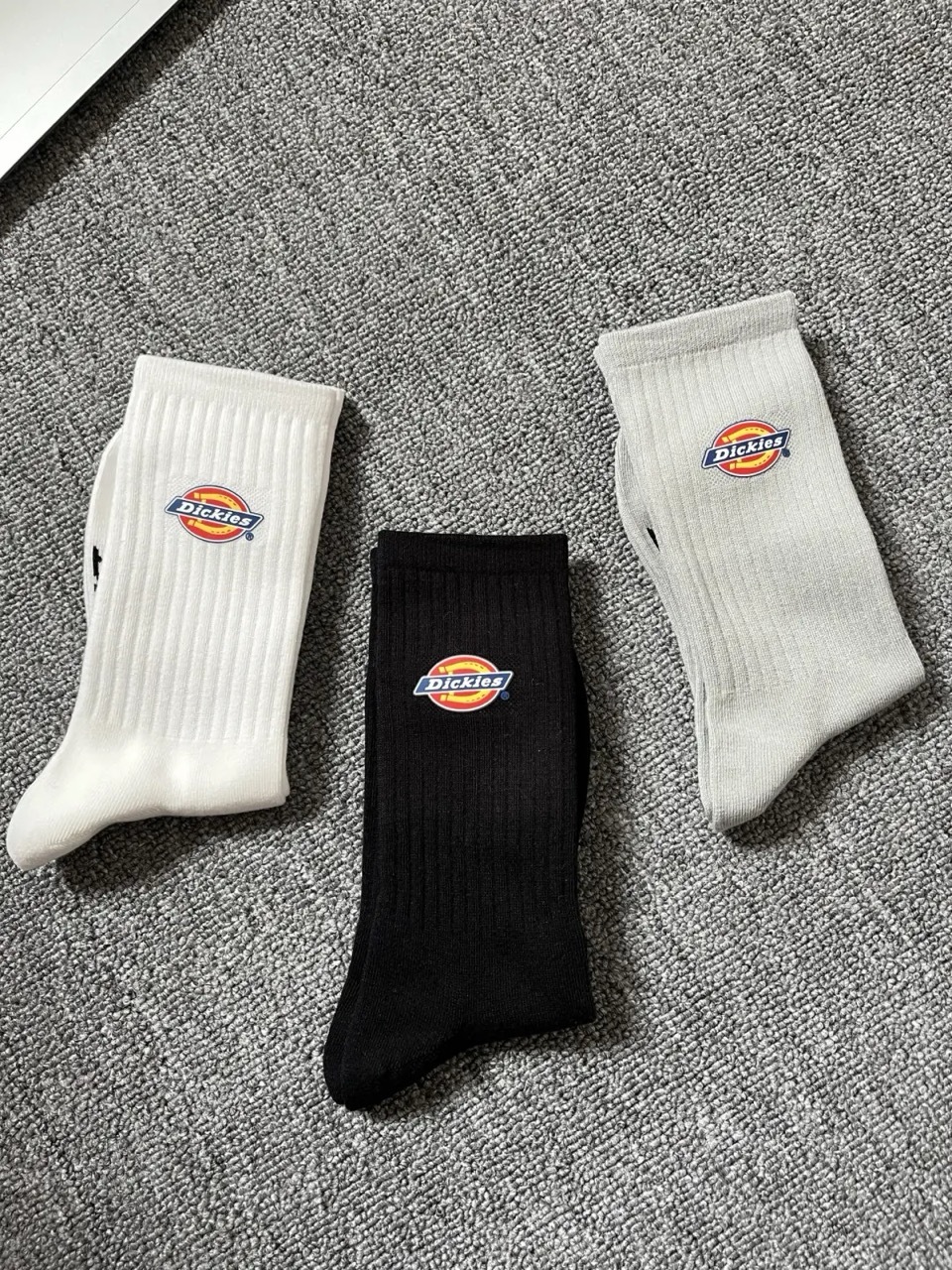 Dickies 立體LOGO 高彈性 棉質 長襪 一組三雙 白色 灰色 黑色 組合 / 預購