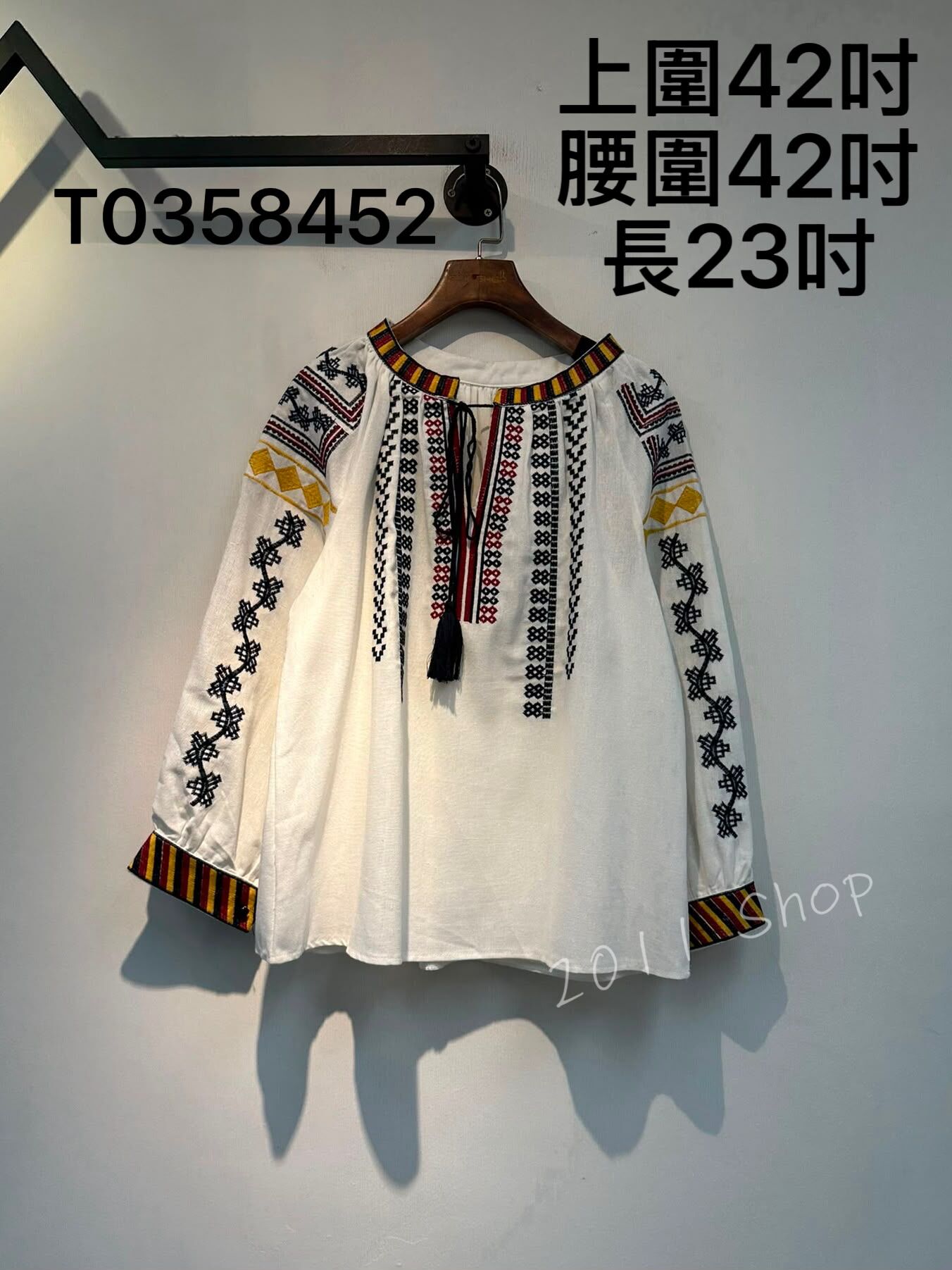 民族風綁繩刺繡拼色TOP  上圍42吋 腰圍42吋 長23吋  T0358452
