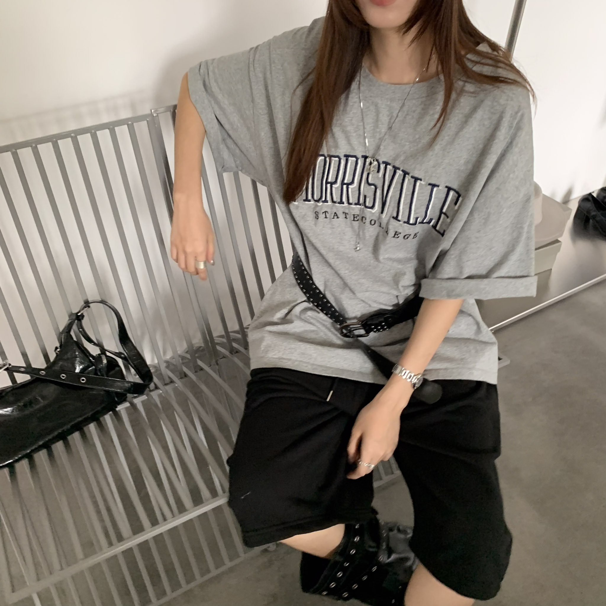 ISA_男友衣偷不完! 落肩寬鬆刺繡字母TEE_65105