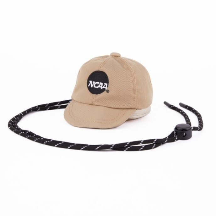 NCAA 隨身小袋 卡其 黑刺繡 小帽 造型 零錢包 7325178131