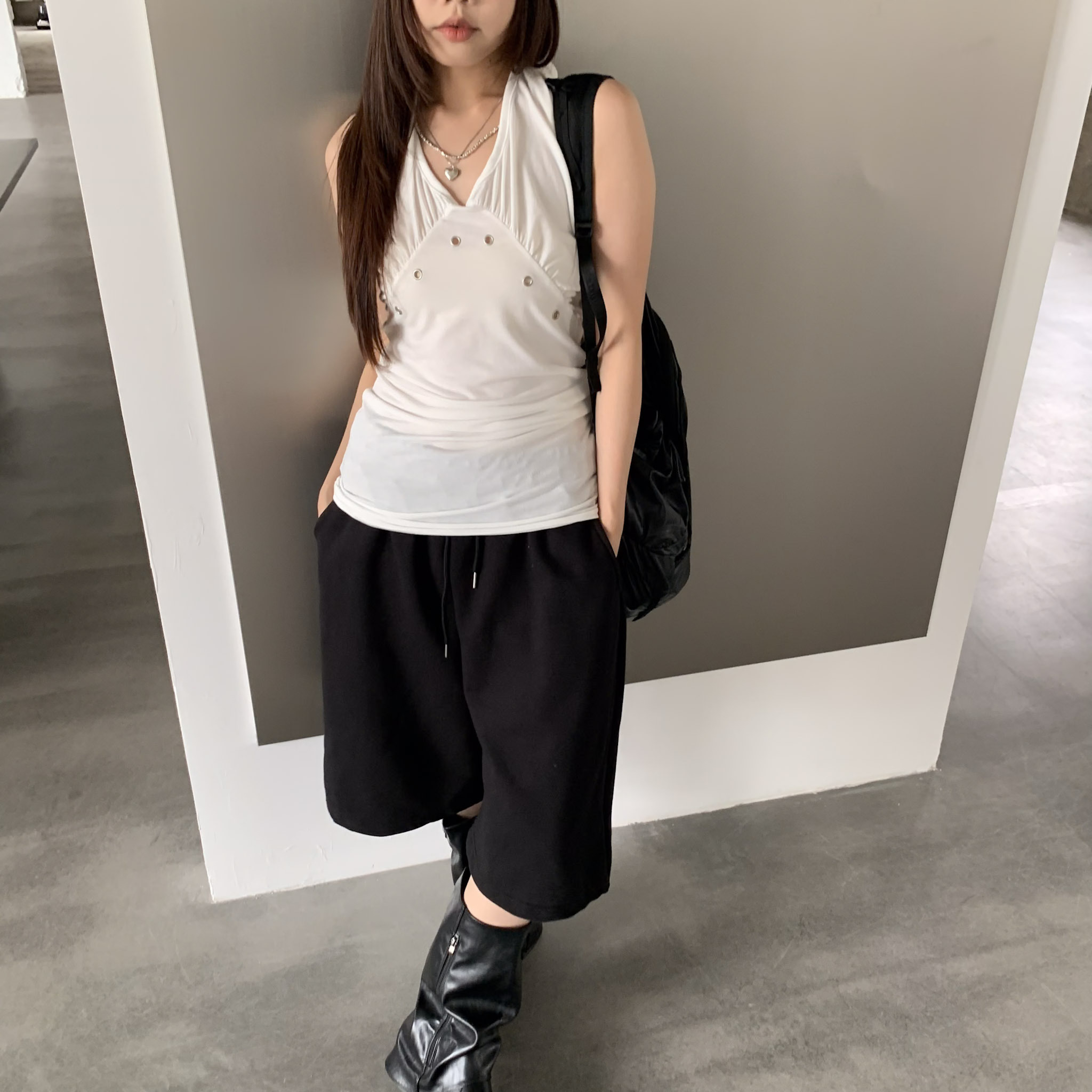 ISA_韓女口味 鉚釘元素繞脖綁帶上衣_66045